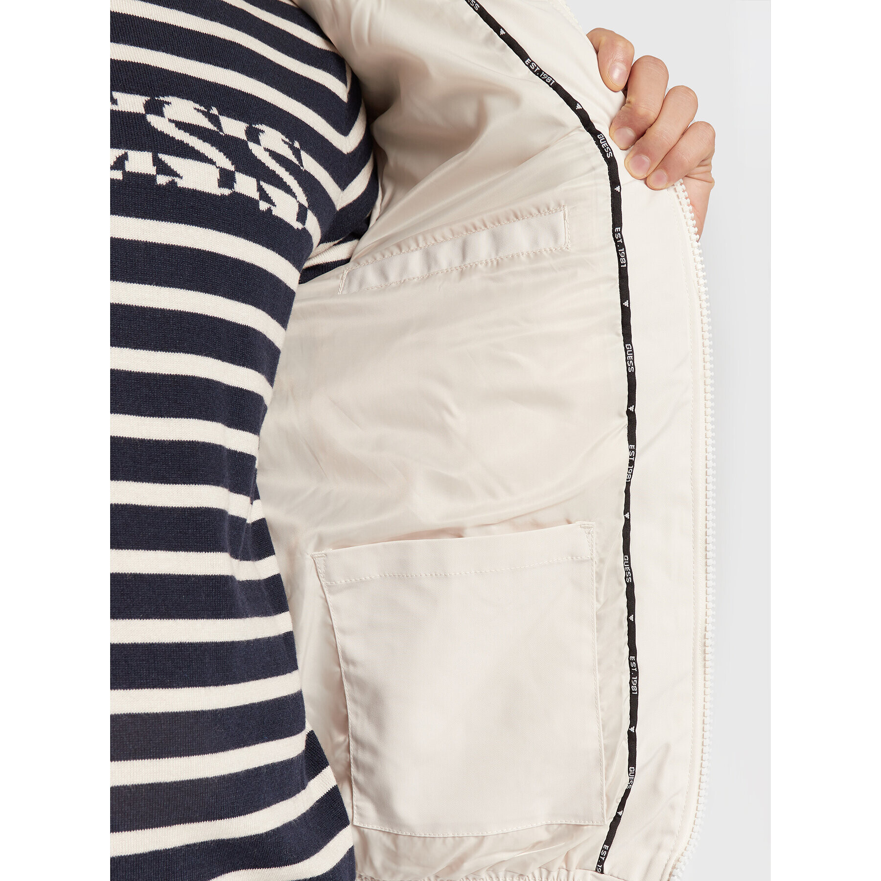 Guess Зимно яке M2BL31 WEZ90 Бежов Regular Fit - Pepit.bg