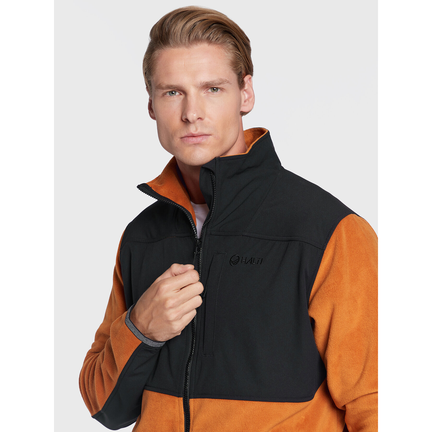 Halti Полар Pioneering 088-0136 Кафяв Regular Fit - Pepit.bg