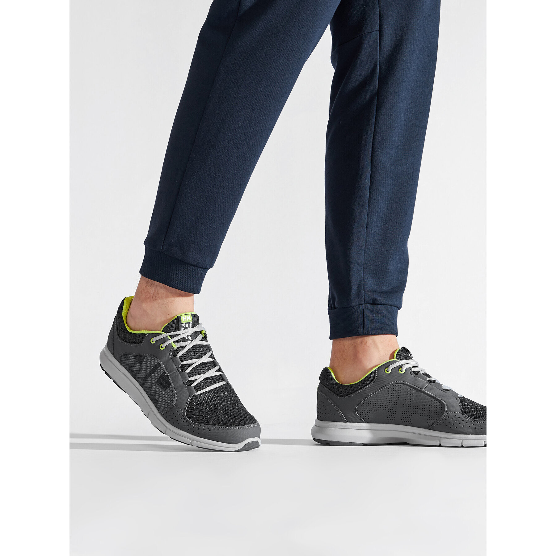Helly Hansen Обувки Ahiga V4 Hydropower 11582_964 Черен - Pepit.bg