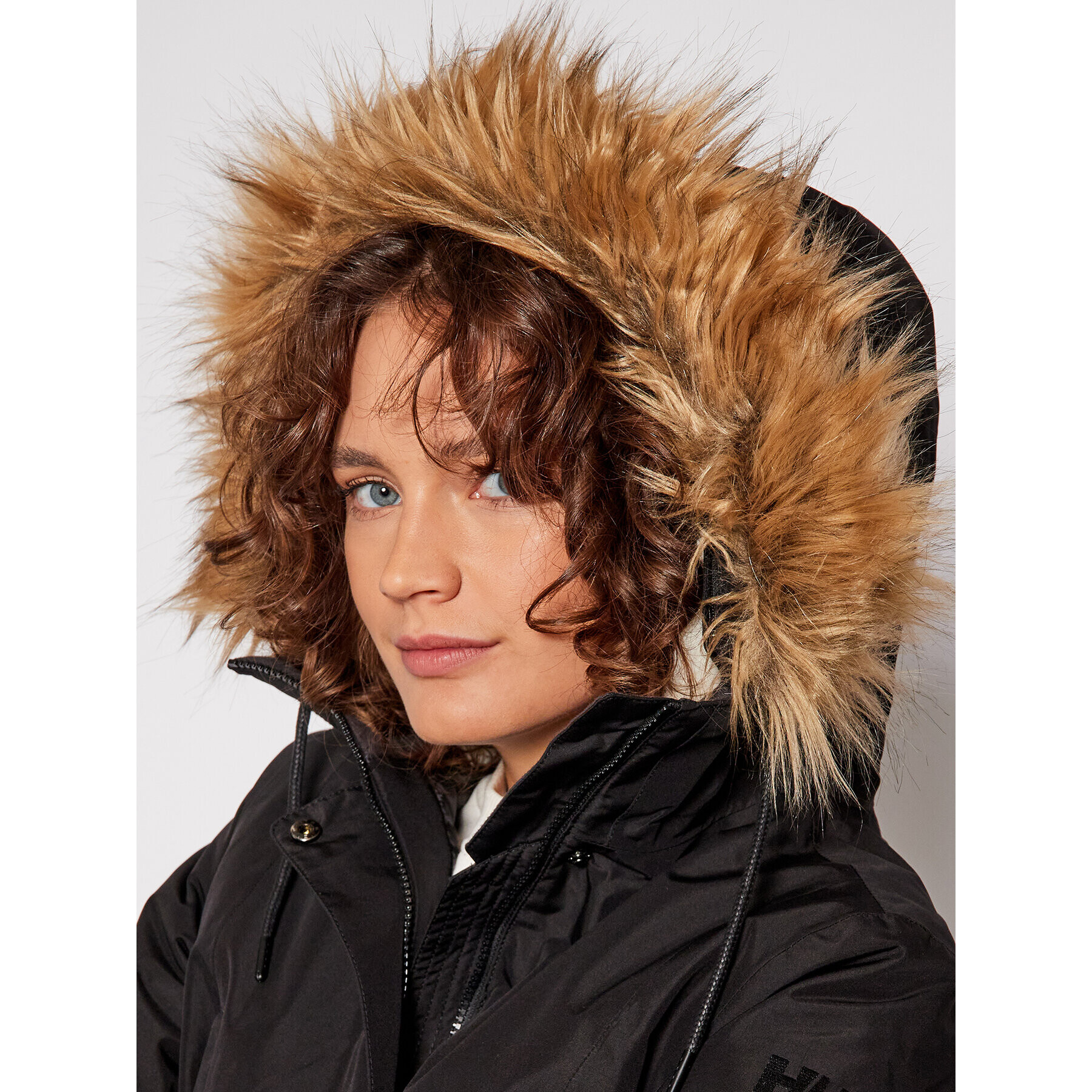 Helly Hansen Парка Mayen 53303 Черен Regular Fit - Pepit.bg