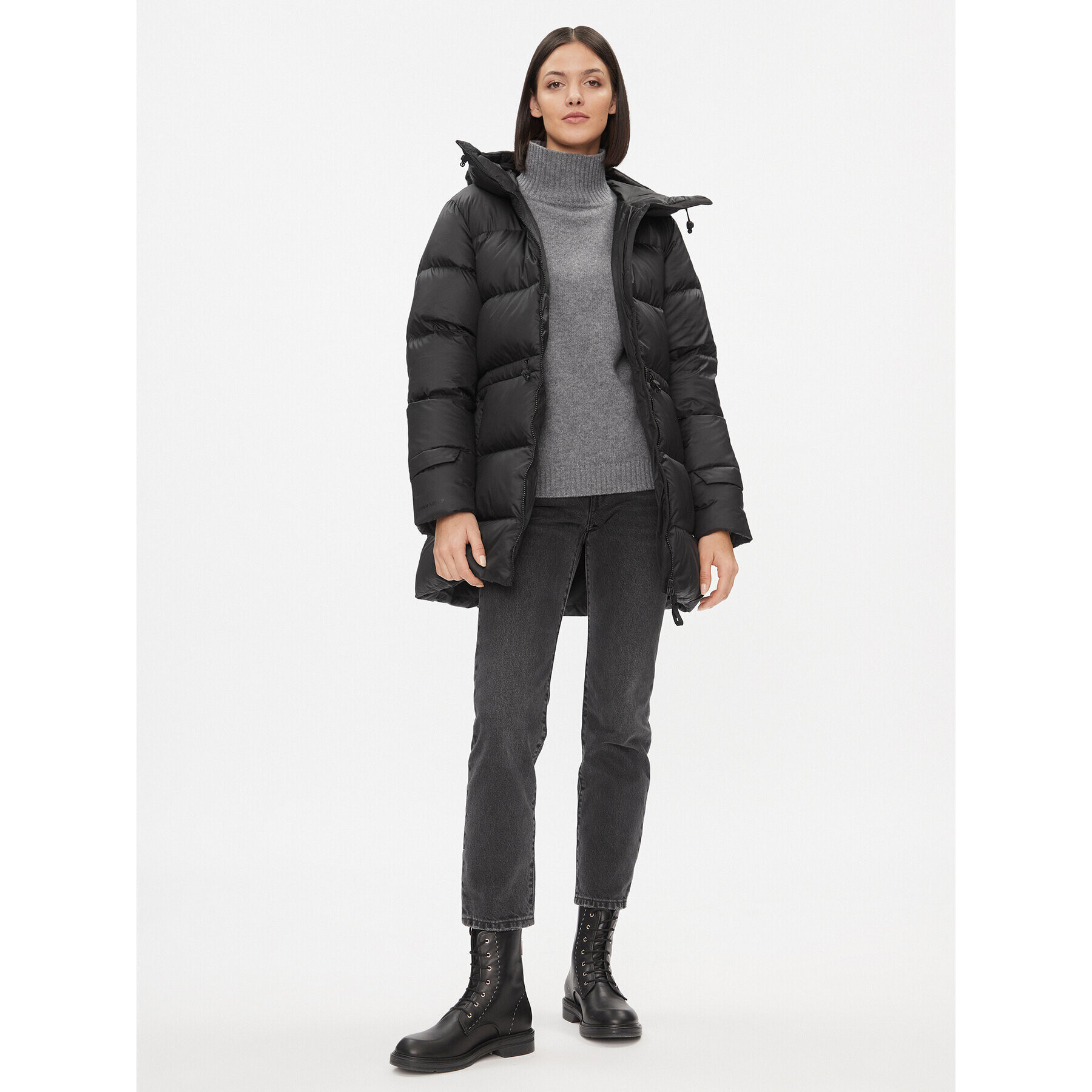 Helly Hansen Пухено яке Essence Down 53817 Черен Regular Fit - Pepit.bg