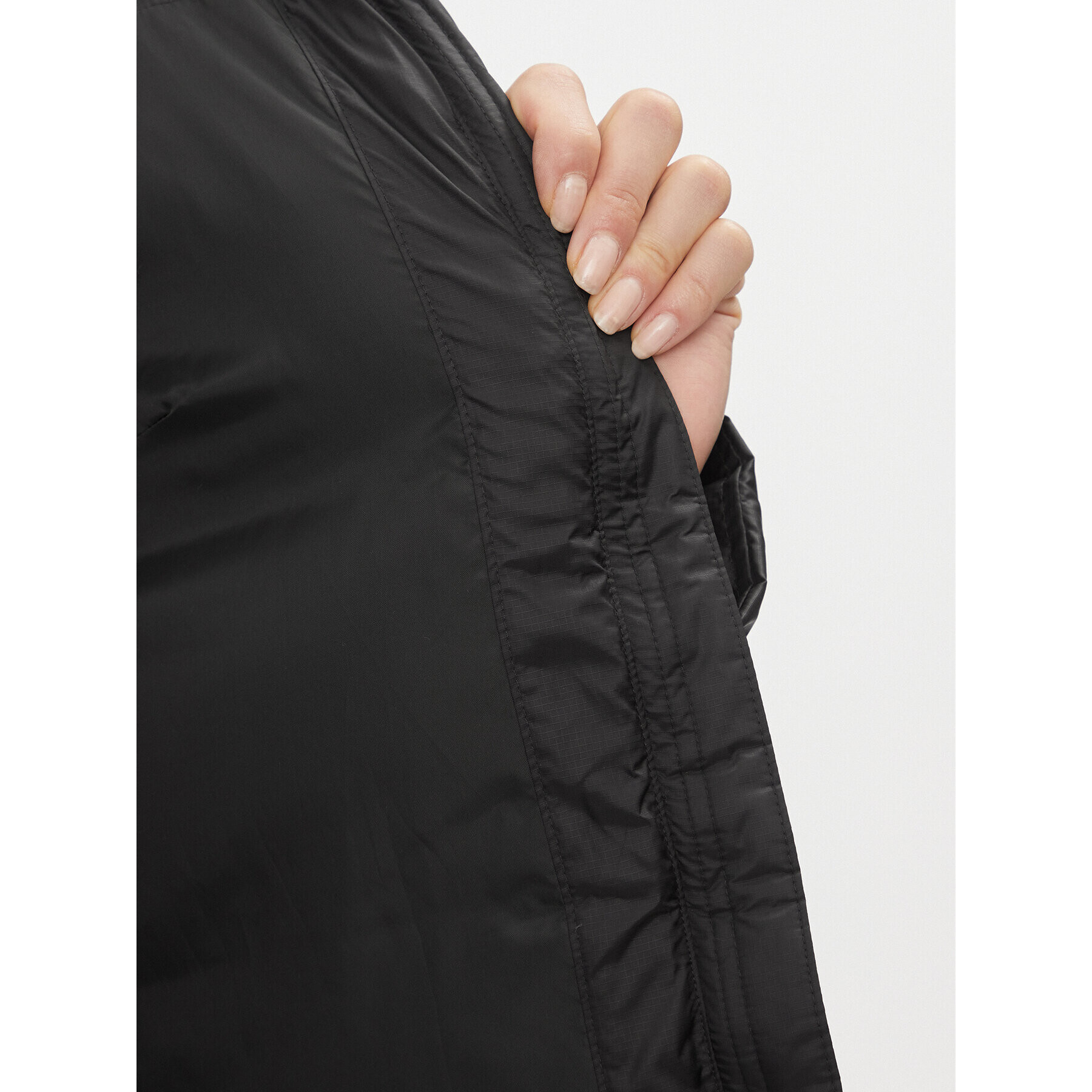 Helly Hansen Пухено яке Essence Down 53817 Черен Regular Fit - Pepit.bg