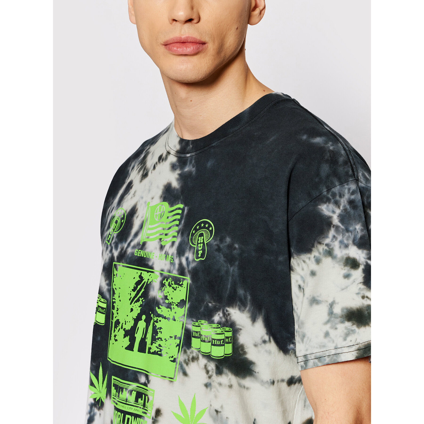 HUF Тишърт Gathering TS01497 Черен Regular Fit - Pepit.bg