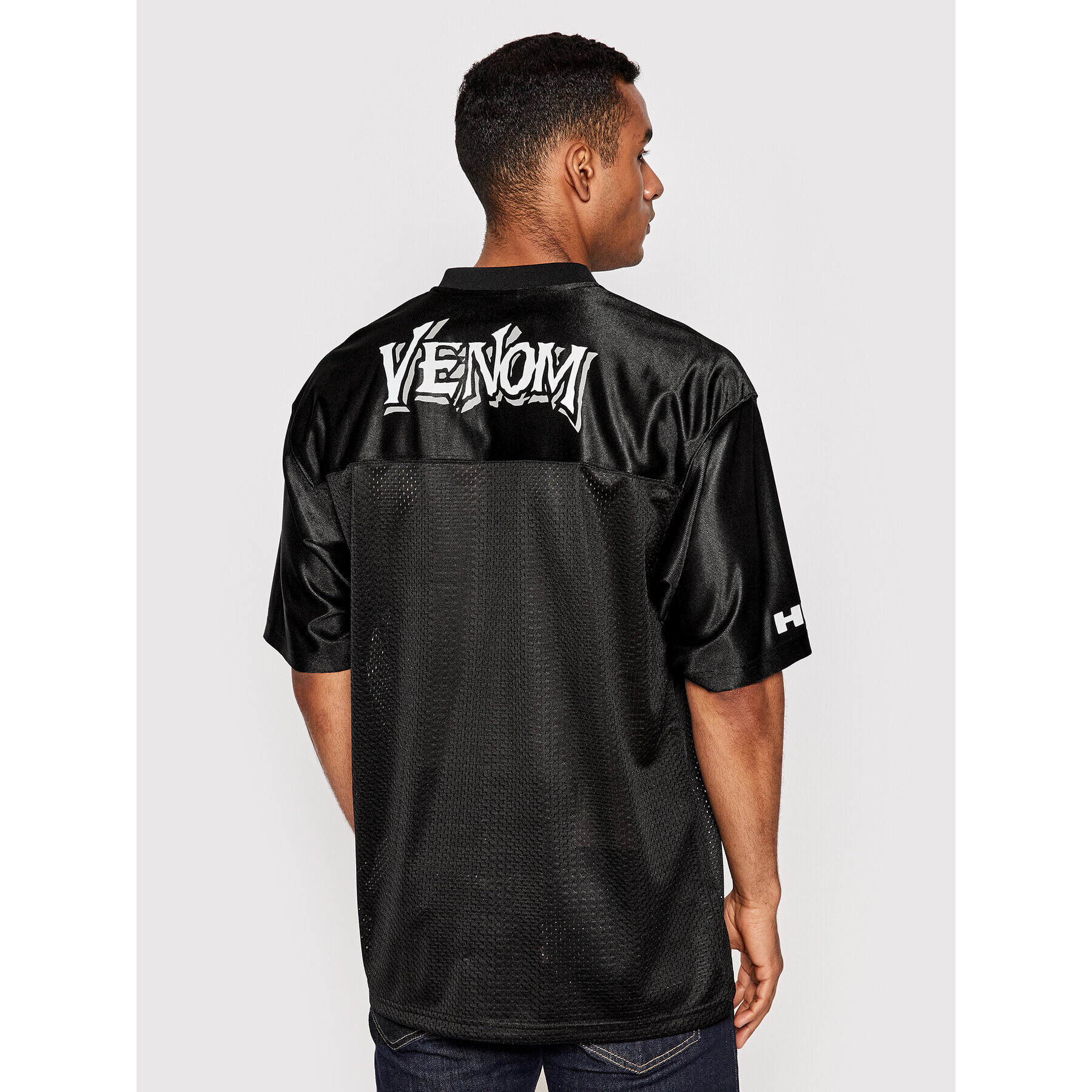 HUF Тишърт MARVEL Venom Football KN00413 Черен Regular Fit - Pepit.bg