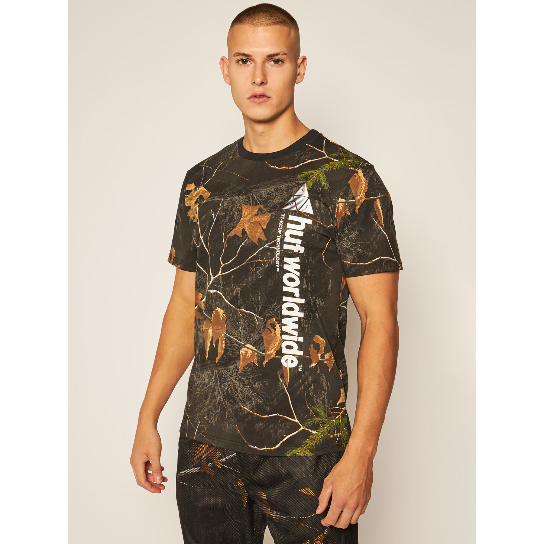 HUF Тишърт Realtree Peak Logo TS01162 Кафяв Regular Fit - Pepit.bg