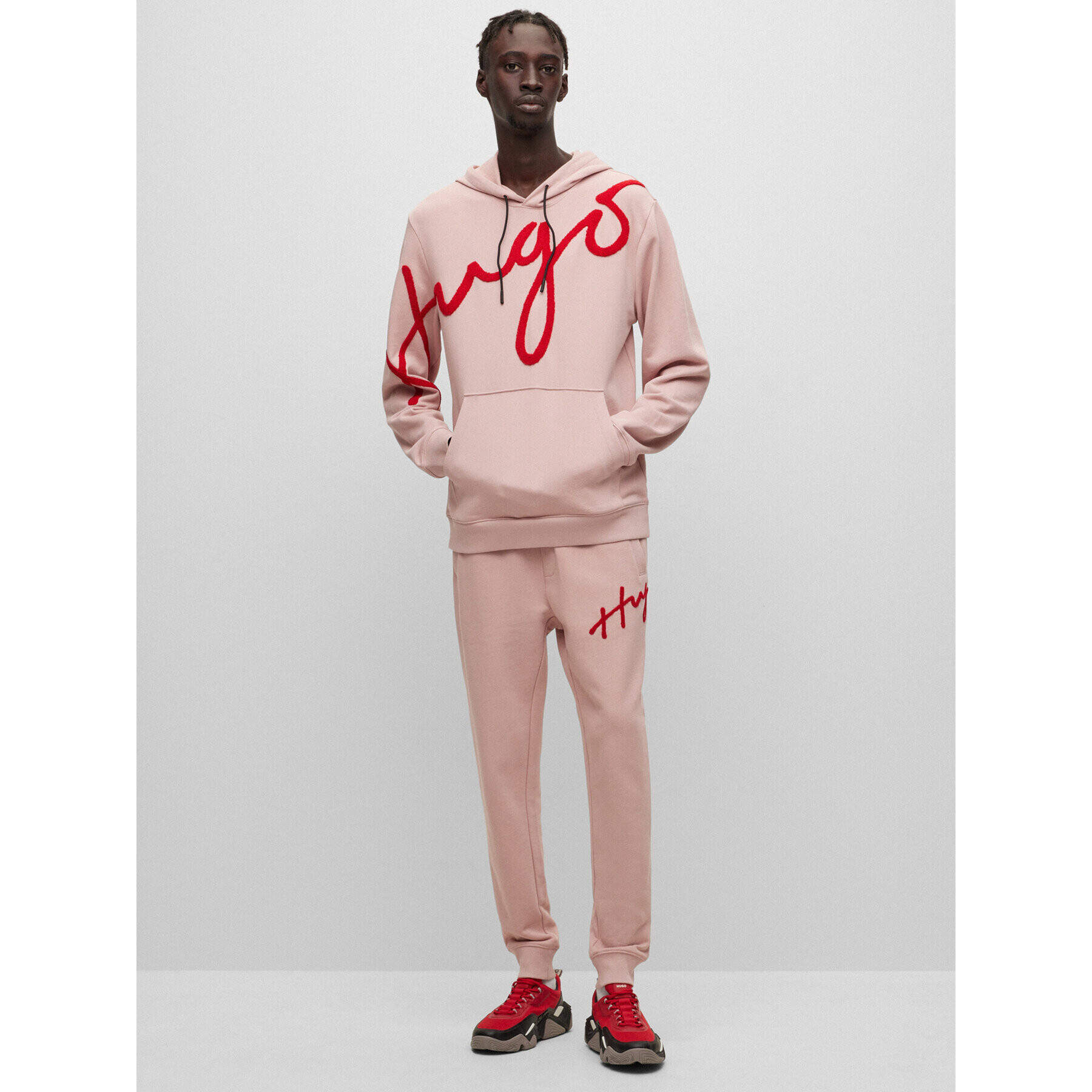 Hugo Долнище анцуг 50482921 Розов Regular Fit - Pepit.bg