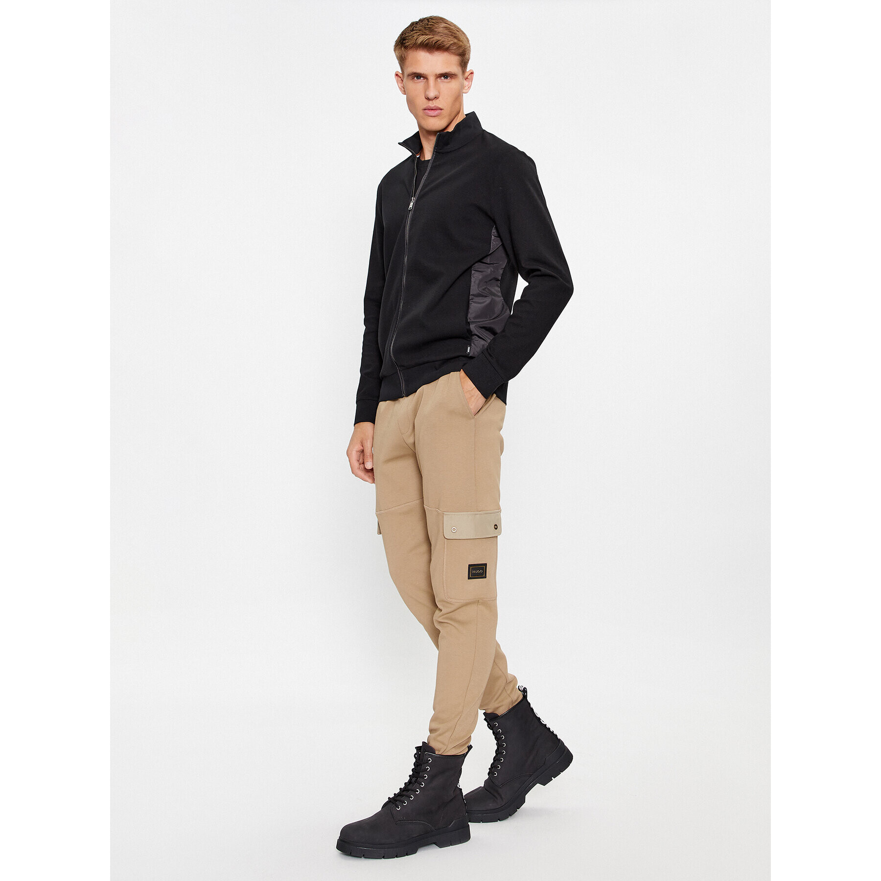 Hugo Долнище анцуг 50493044 Бежов Relaxed Fit - Pepit.bg