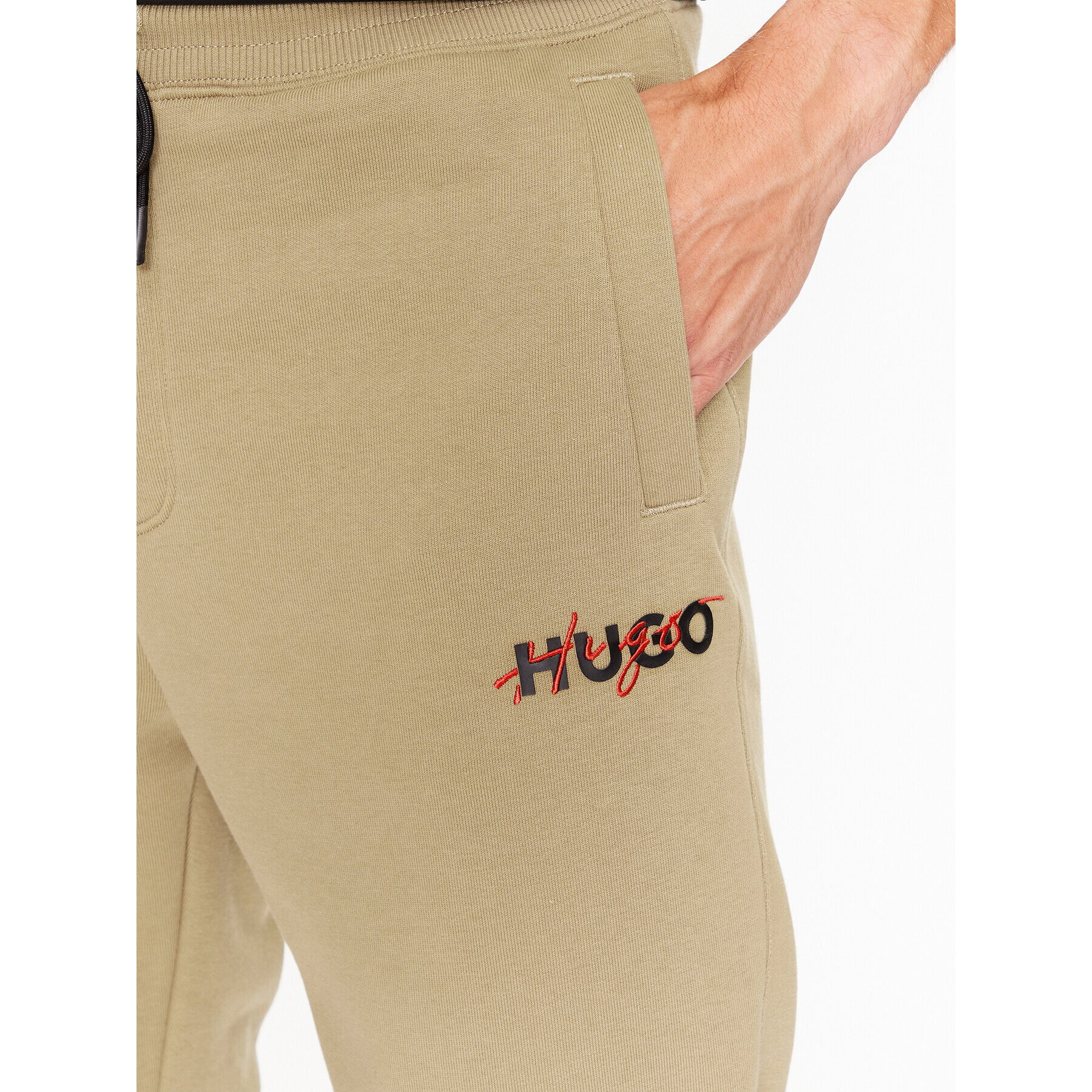 Hugo Долнище анцуг Drokko 50494571 Кафяв Relaxed Fit - Pepit.bg