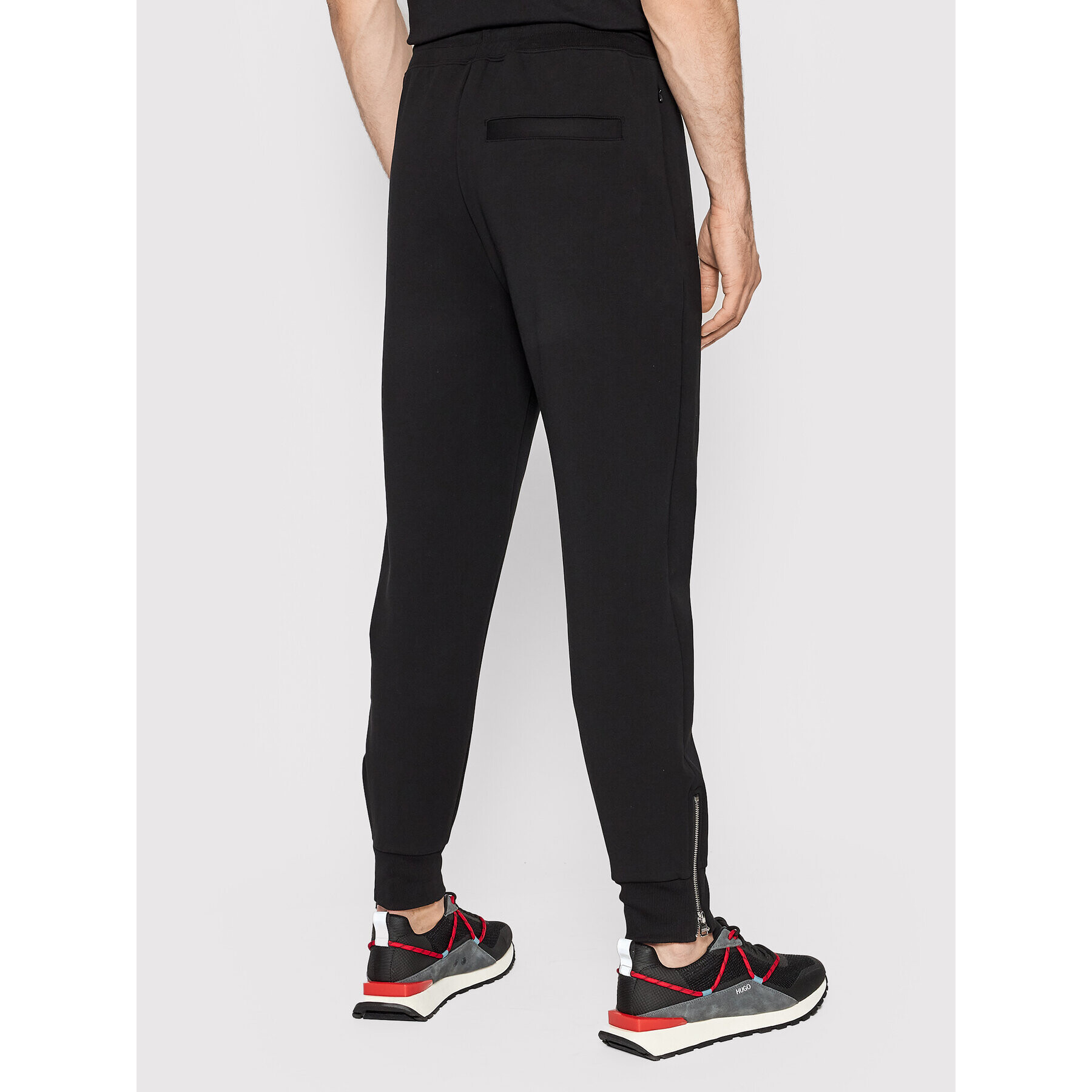 Hugo Долнище анцуг Duipiano 50461684 Черен Comfort Fit - Pepit.bg