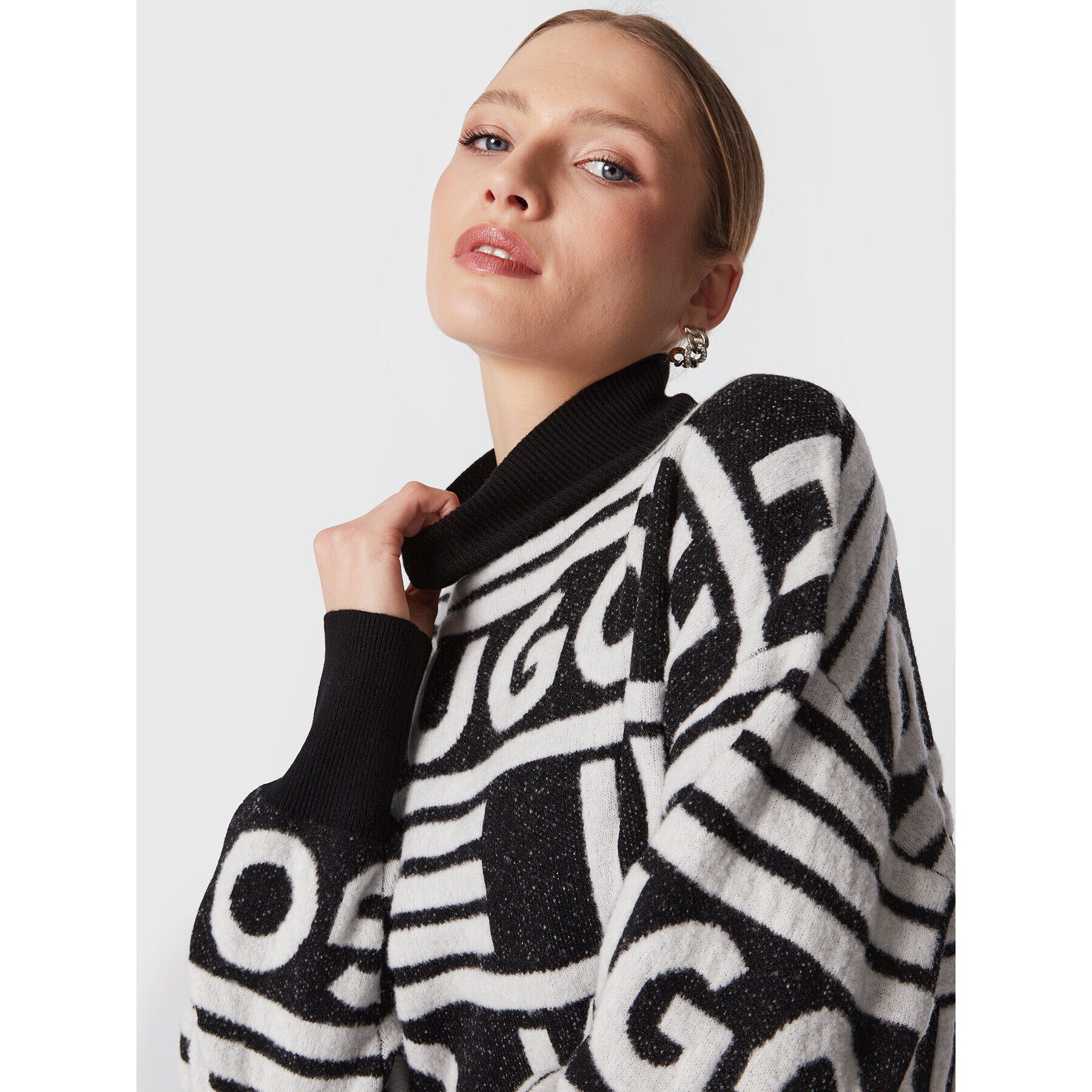 Hugo Плетена рокля Sisminy 50478976 Черен Oversize - Pepit.bg