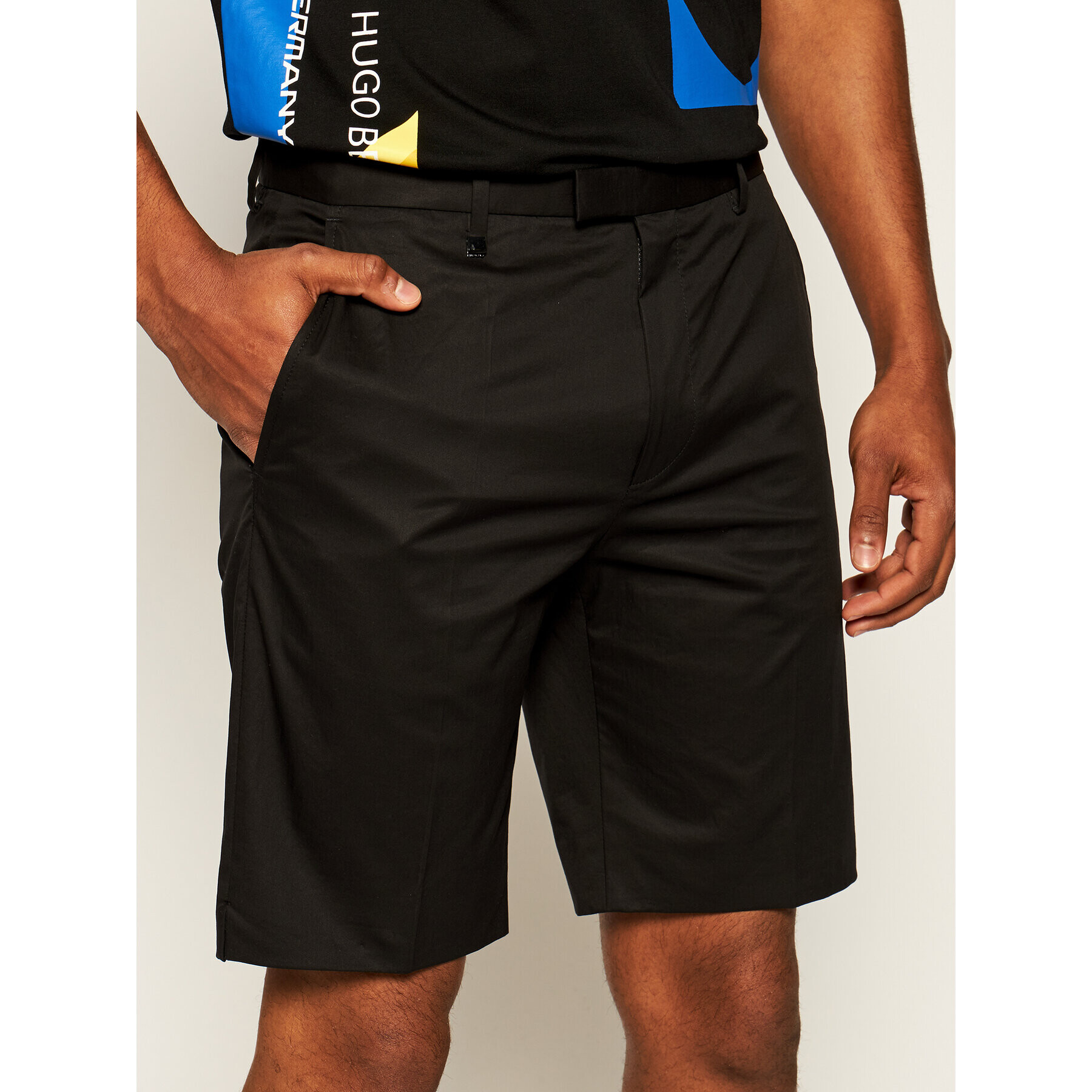 Hugo Шорти от плат Ferris202F1 50427303 Черен Regular Fit - Pepit.bg