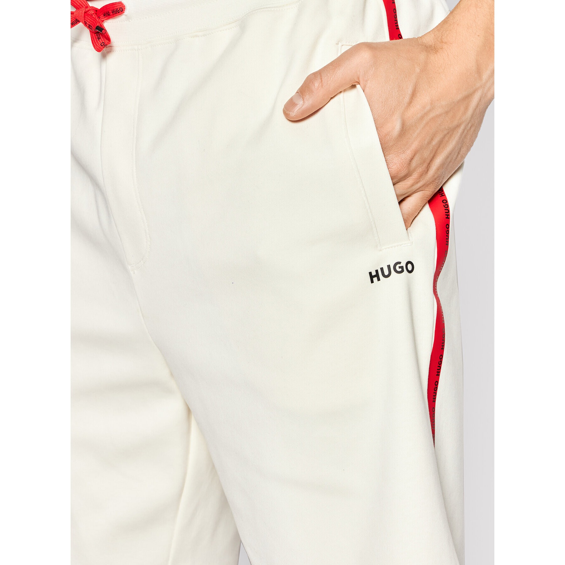 Hugo Спортни шорти Datinir 50465959 Бял Regular Fit - Pepit.bg