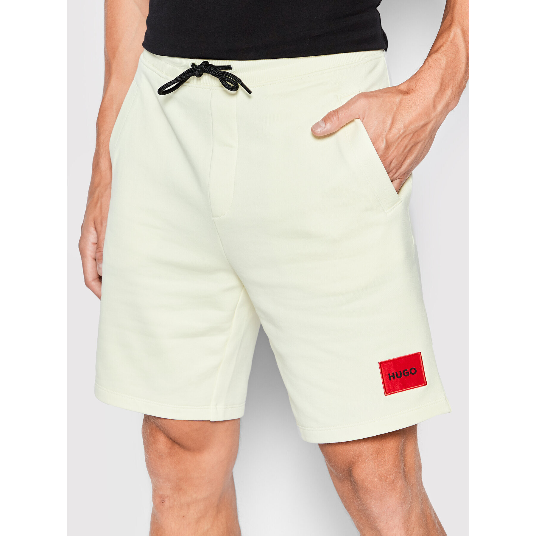 Hugo Спортни шорти Diz222 50466196 Жълт Regular Fit - Pepit.bg