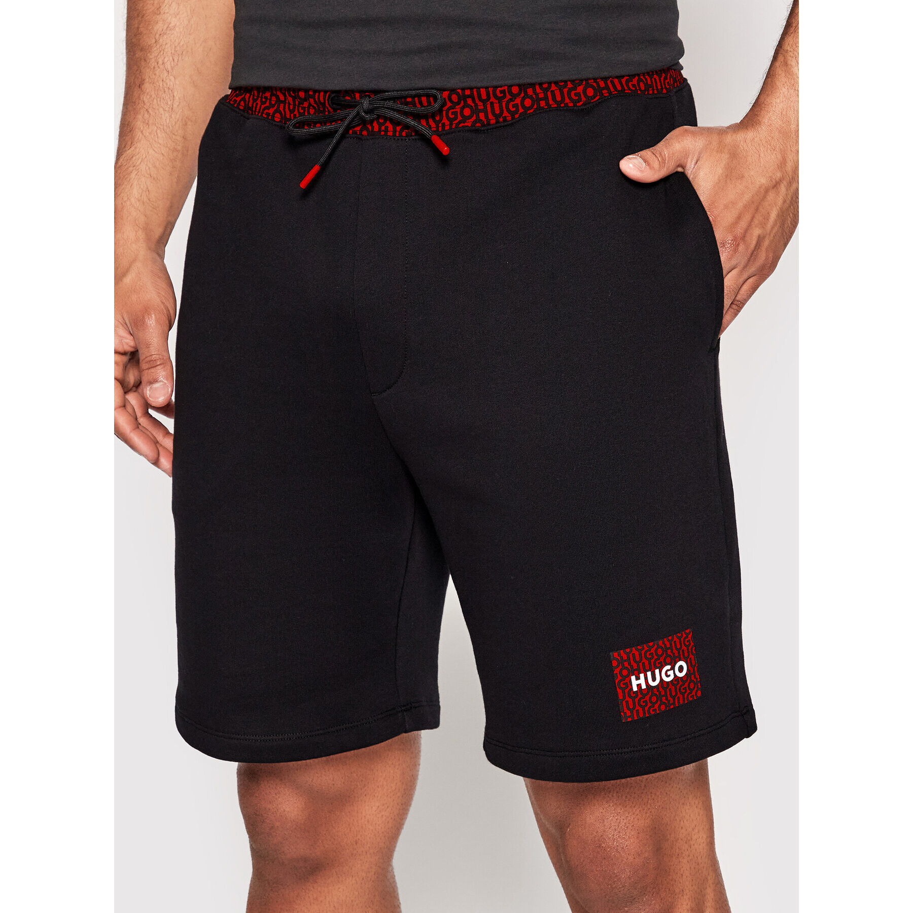 Hugo Спортни шорти Draig 50472727 Черен Regular Fit - Pepit.bg