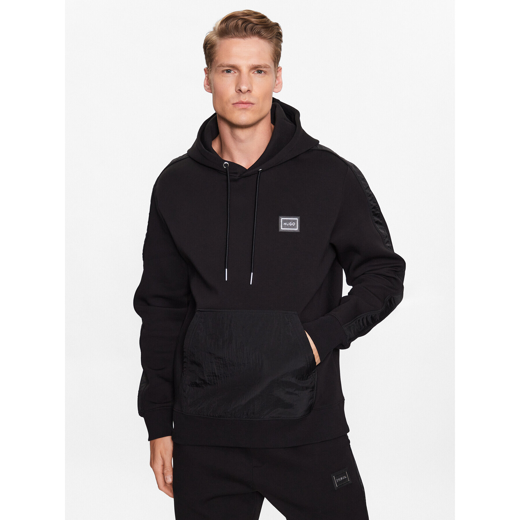 Hugo Суитшърт 50485261 Черен Relaxed Fit - Pepit.bg