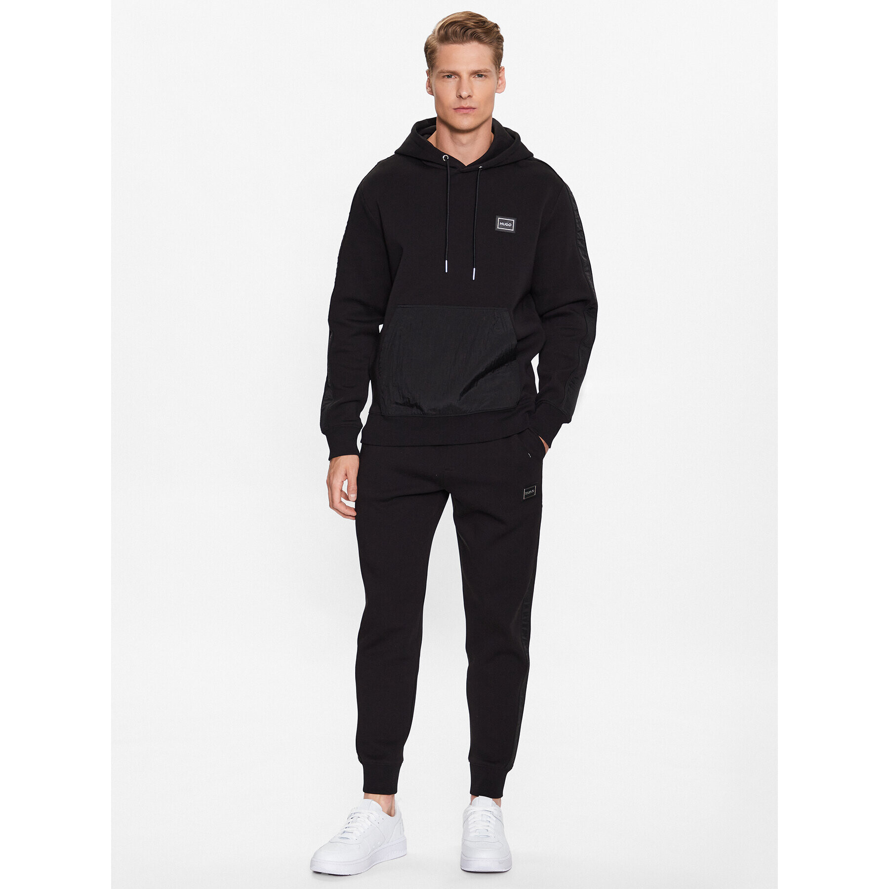 Hugo Суитшърт 50485261 Черен Relaxed Fit - Pepit.bg