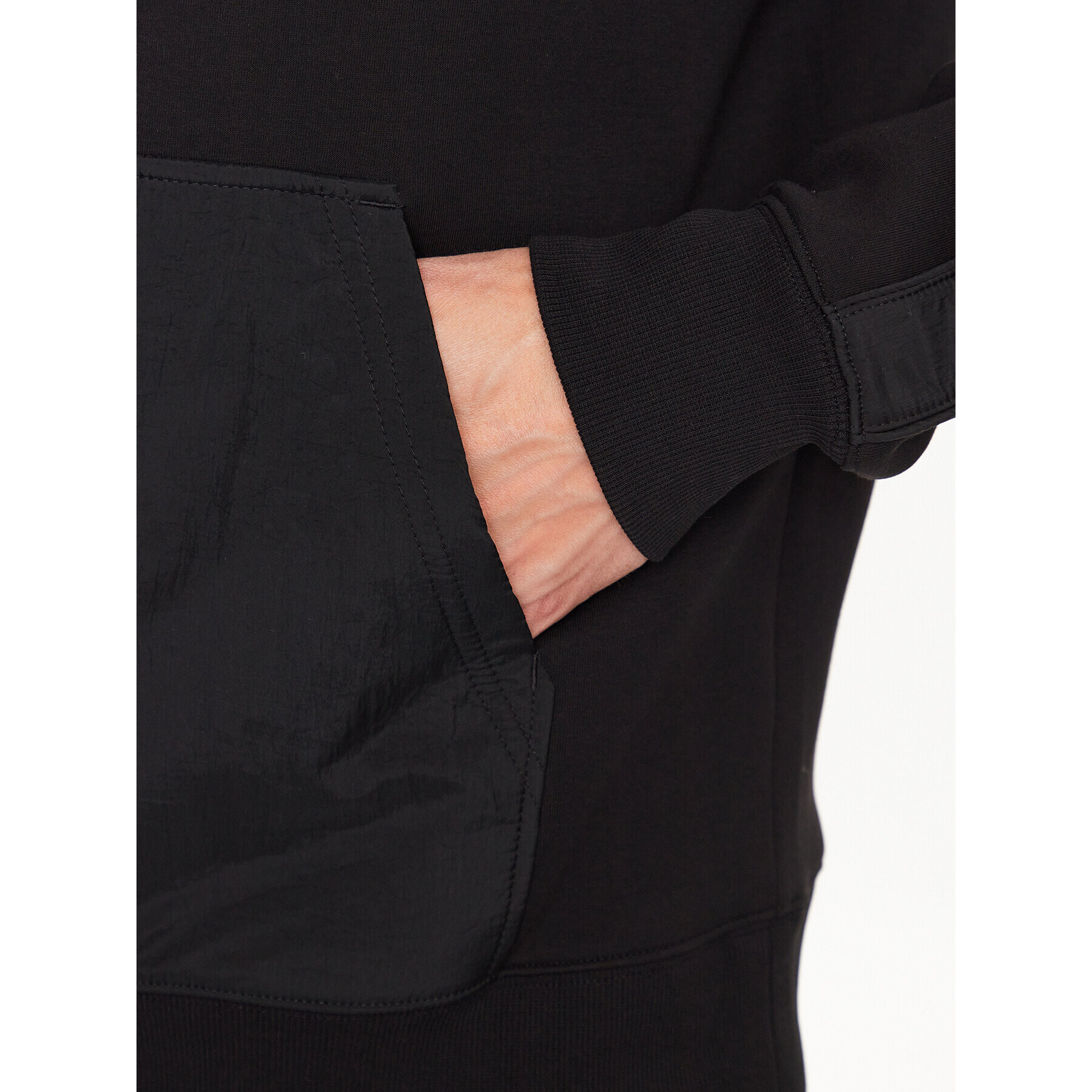 Hugo Суитшърт 50485261 Черен Relaxed Fit - Pepit.bg