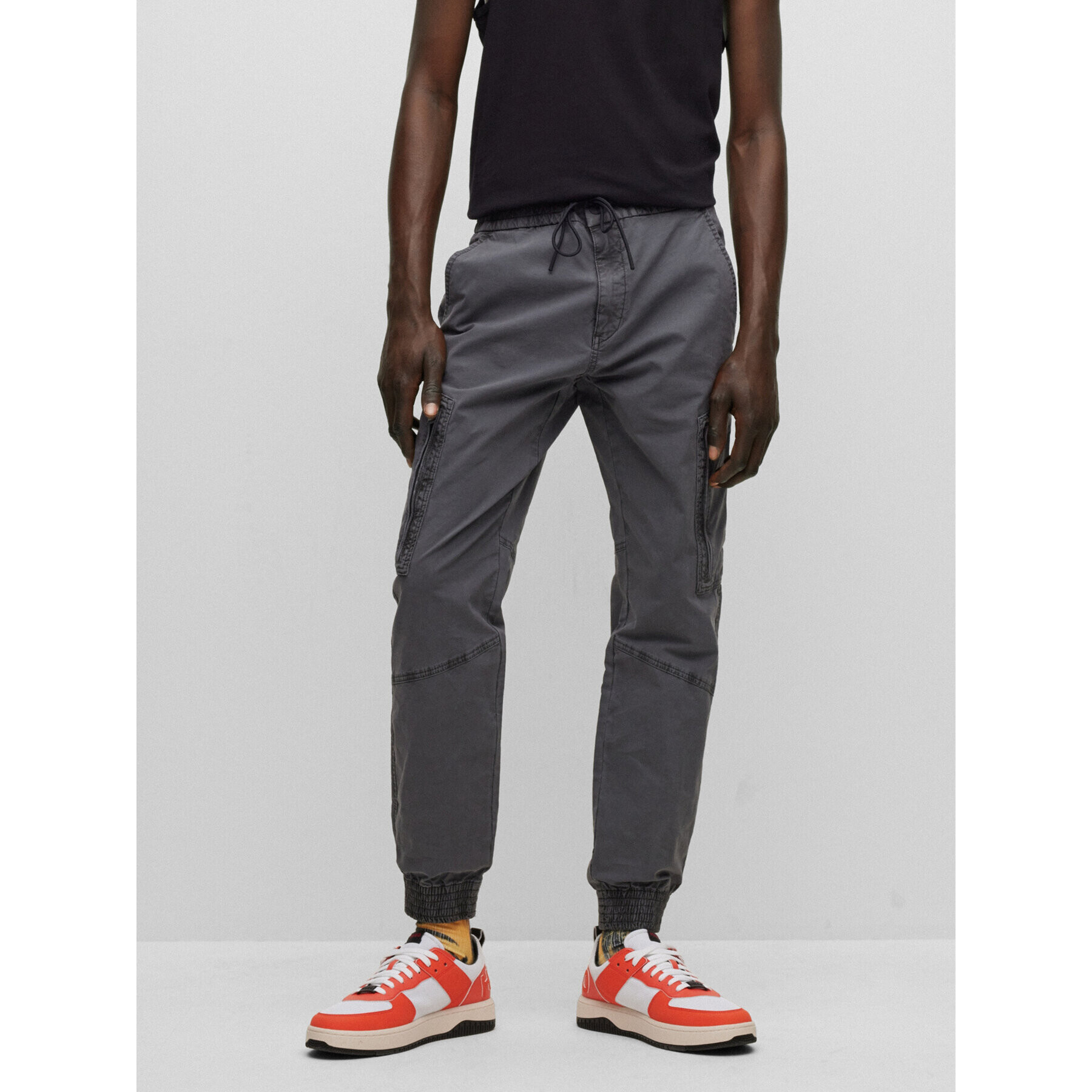 Hugo Текстилни панталони 50487841 Сив Slim Fit - Pepit.bg