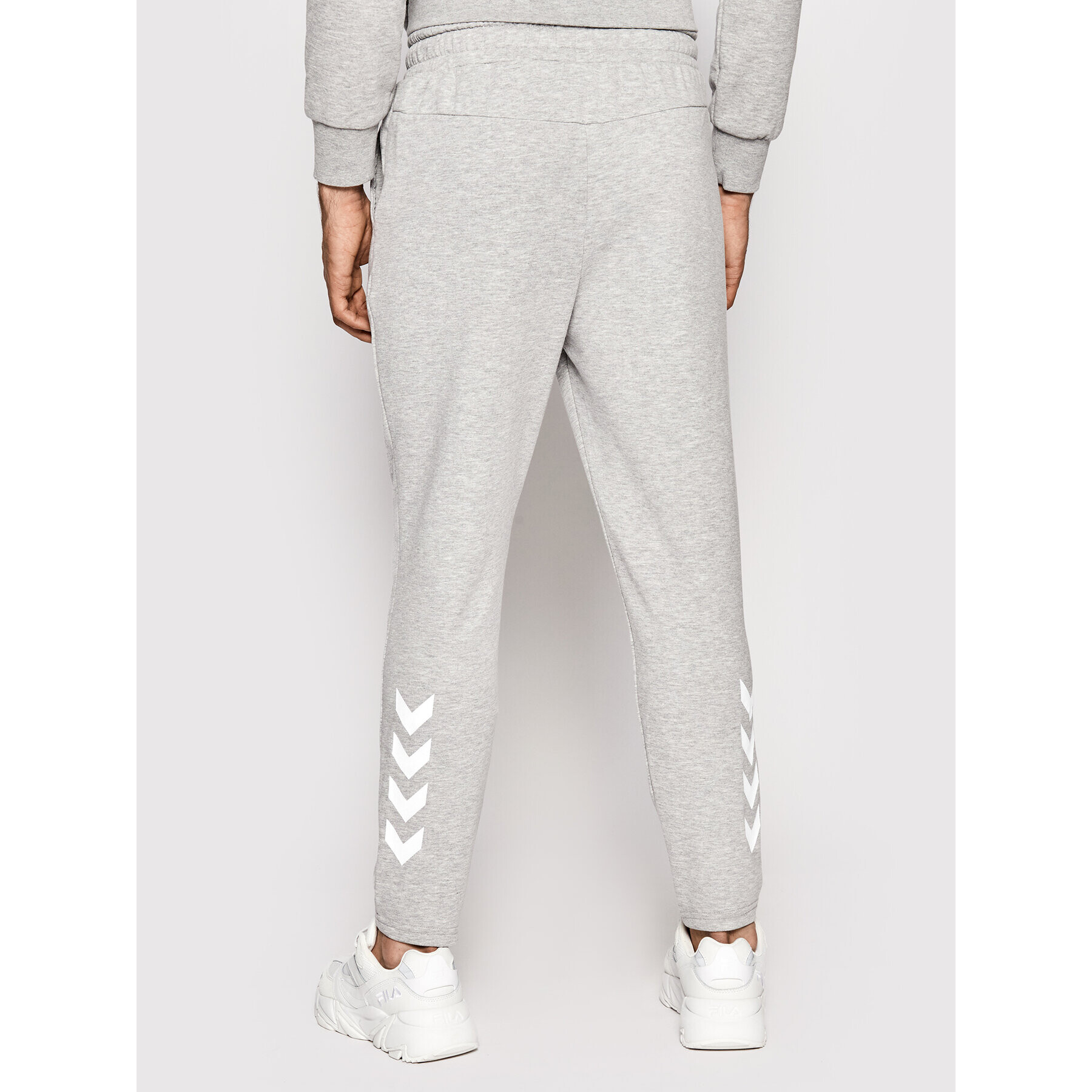 Hummel Долнище анцуг Isam 2.0 214335 Сив Tapered Fit - Pepit.bg