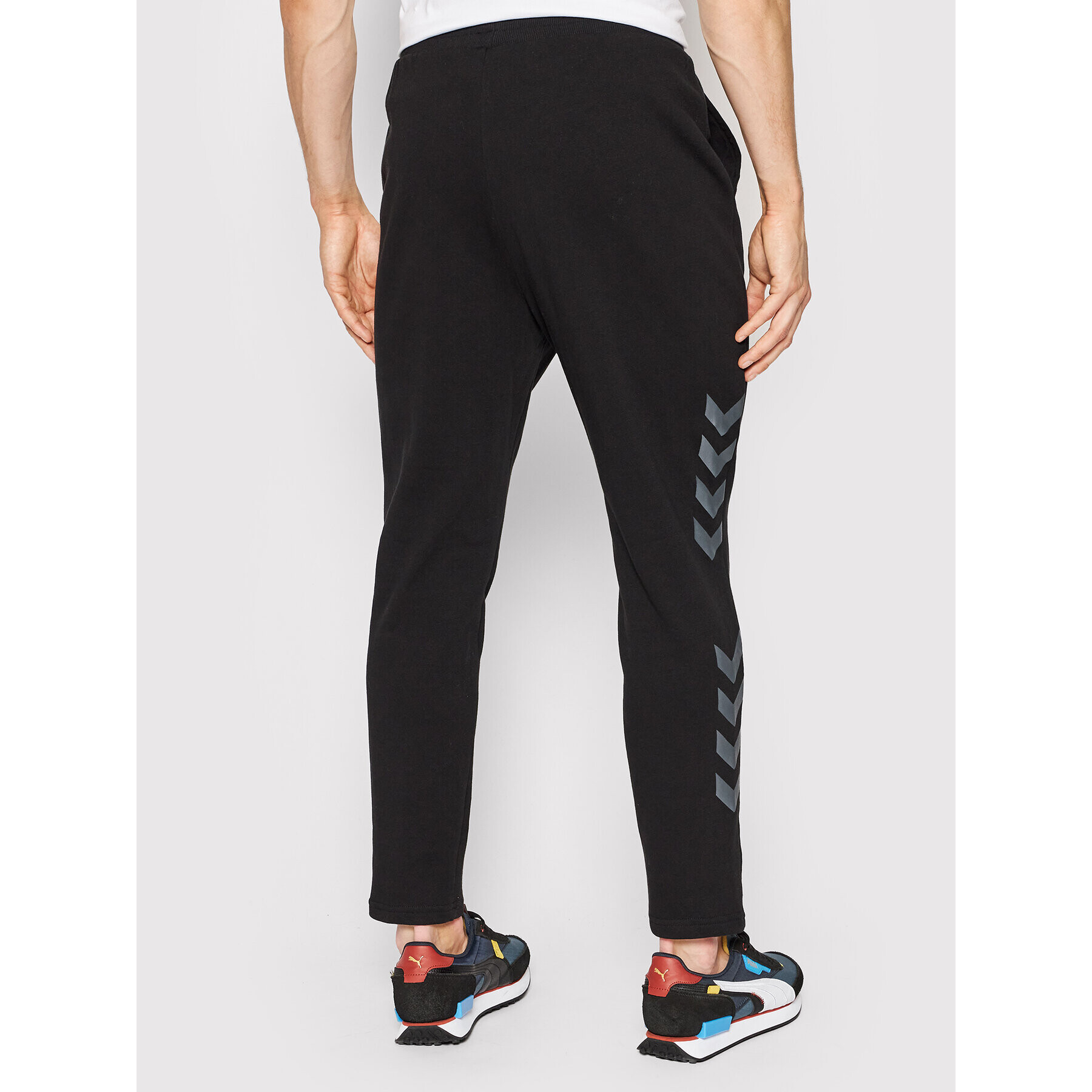 Hummel Долнище анцуг Legacy 212567 Черен Tapered Fit - Pepit.bg