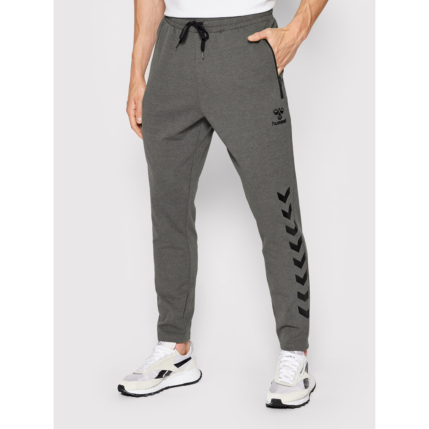 Hummel Долнище анцуг Ray 2.0 211155 Сив Tapered Leg - Pepit.bg