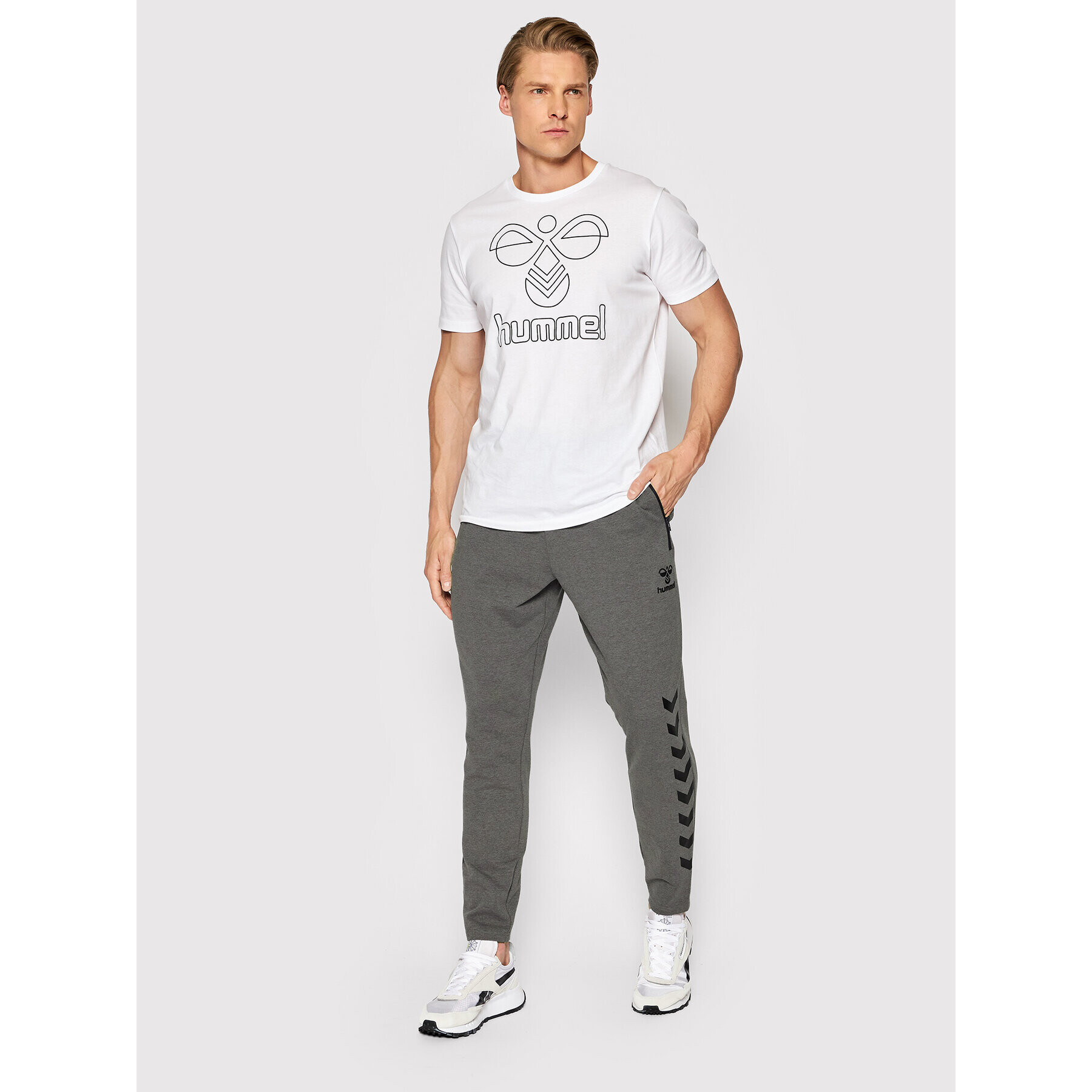 Hummel Долнище анцуг Ray 2.0 211155 Сив Tapered Leg - Pepit.bg