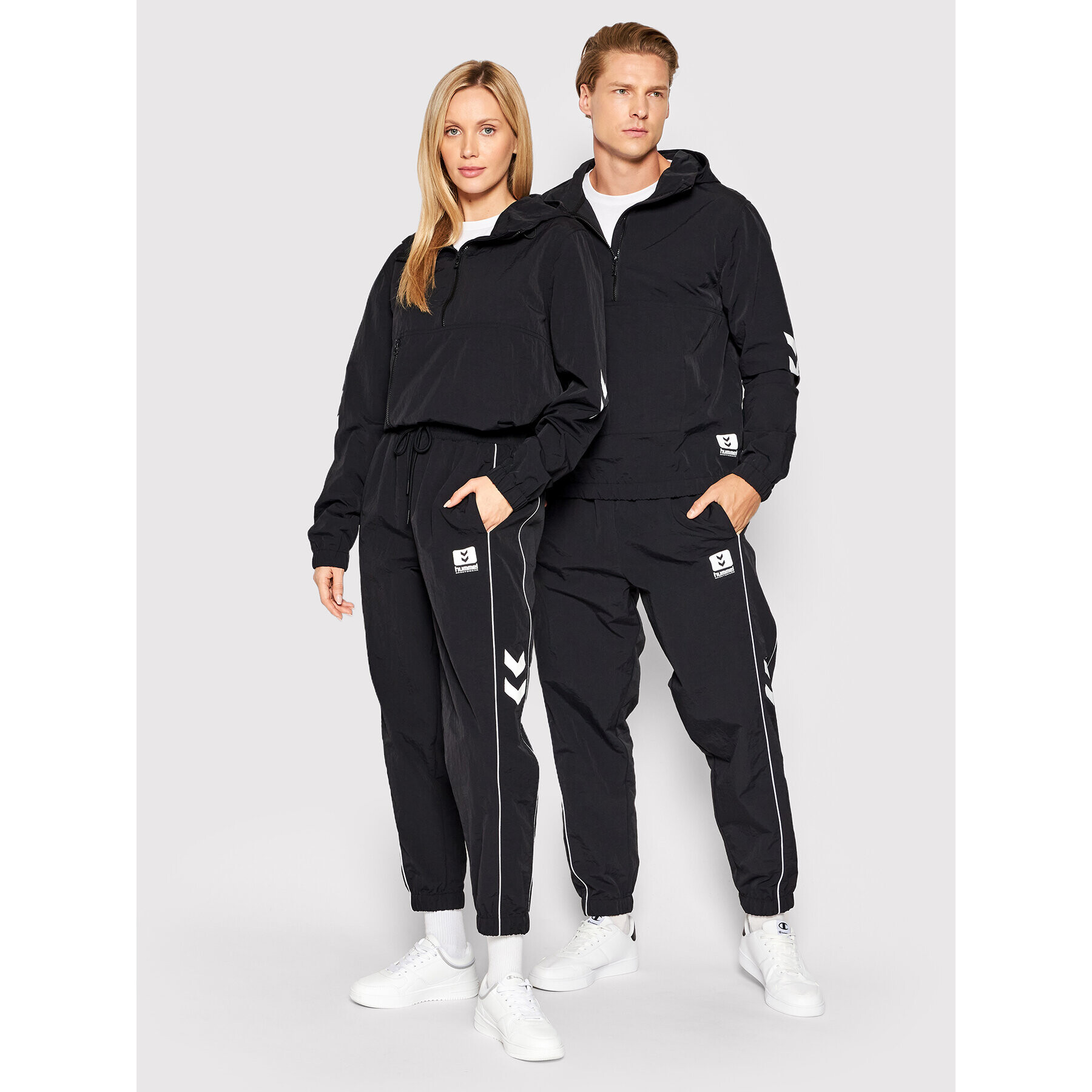 Hummel Долнище анцуг Unisex Legacy Walter 213727 Черен Regular Fit - Pepit.bg