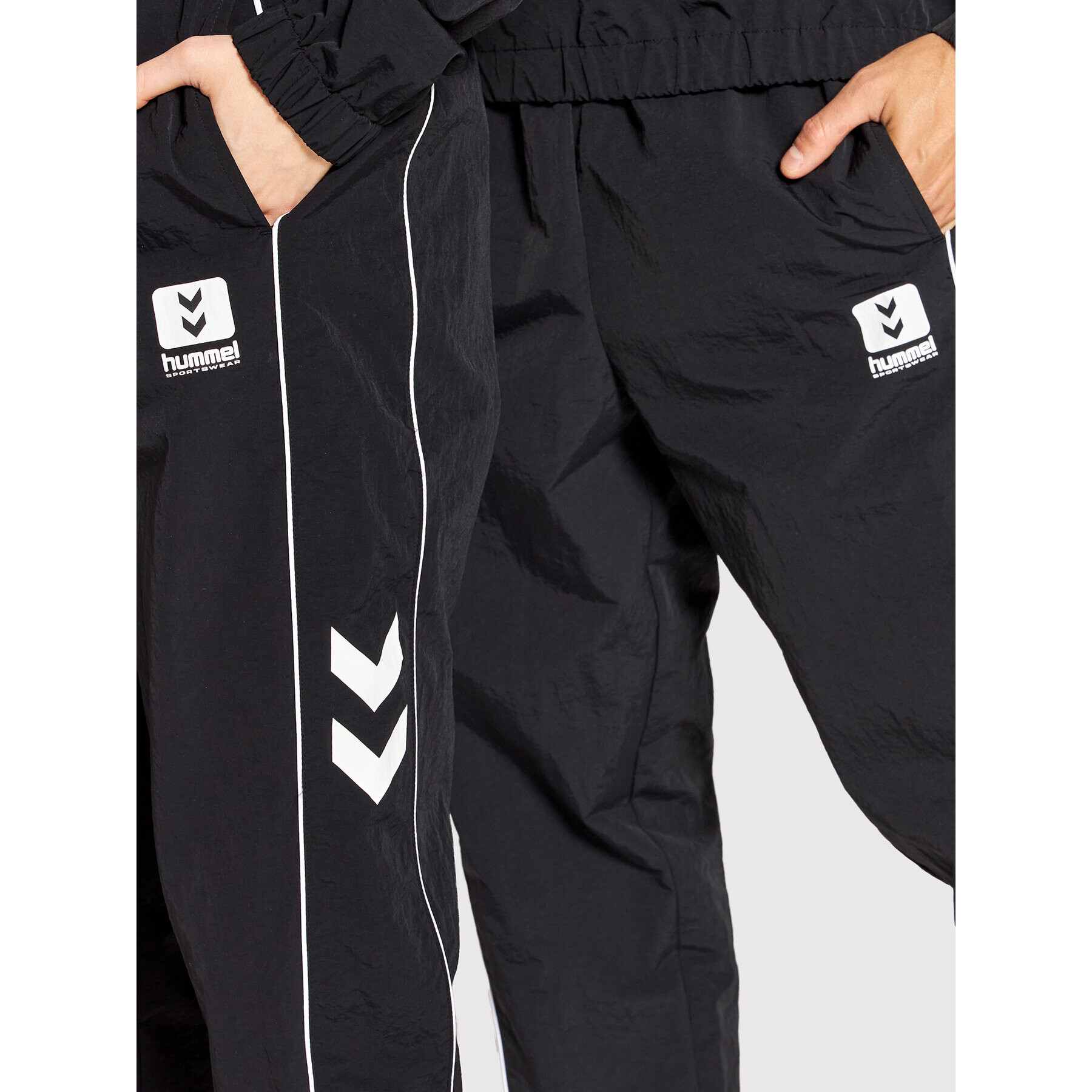 Hummel Долнище анцуг Unisex Legacy Walter 213727 Черен Regular Fit - Pepit.bg