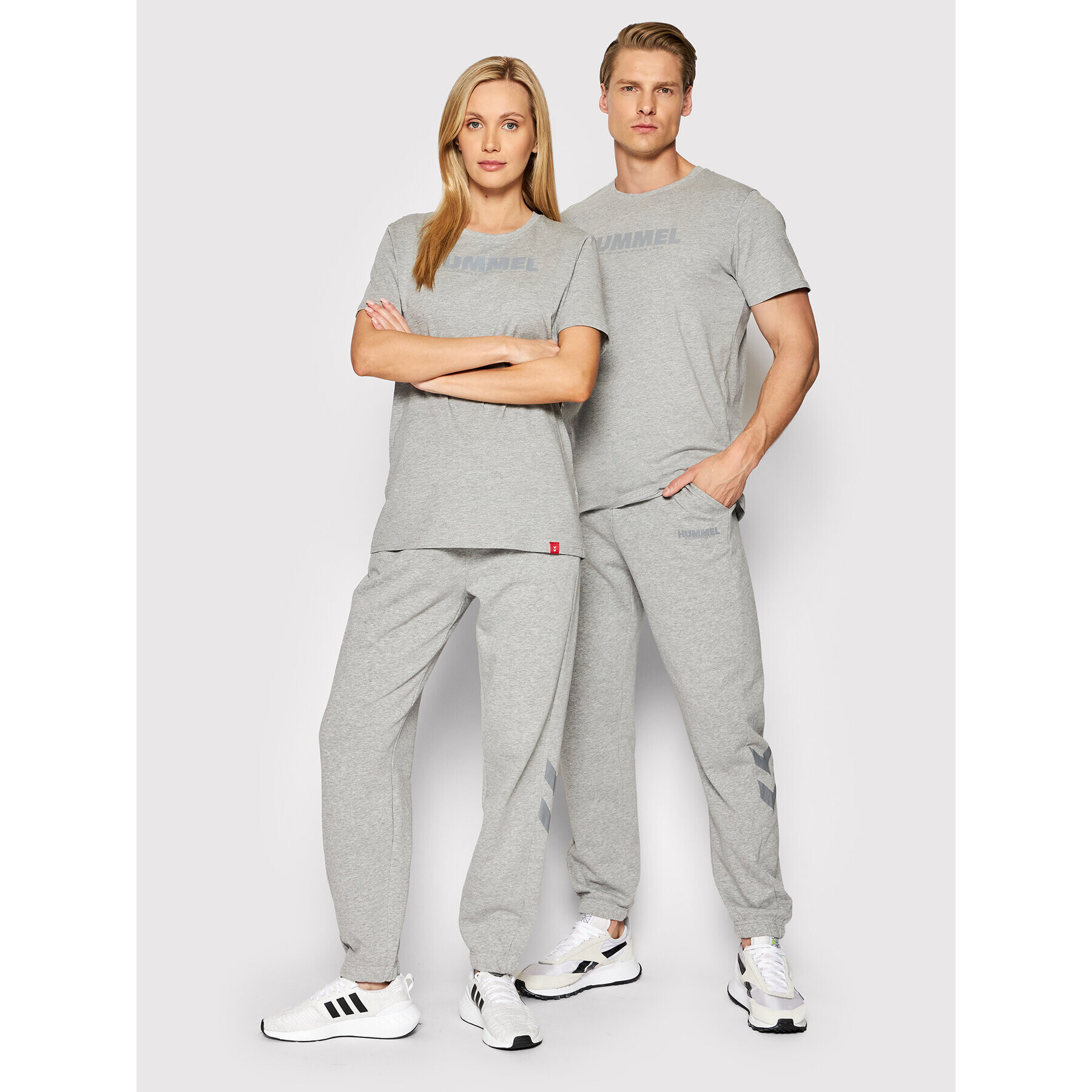 Hummel Долнище анцуг Unisex Legacy 214173 Сив Regular Fit - Pepit.bg