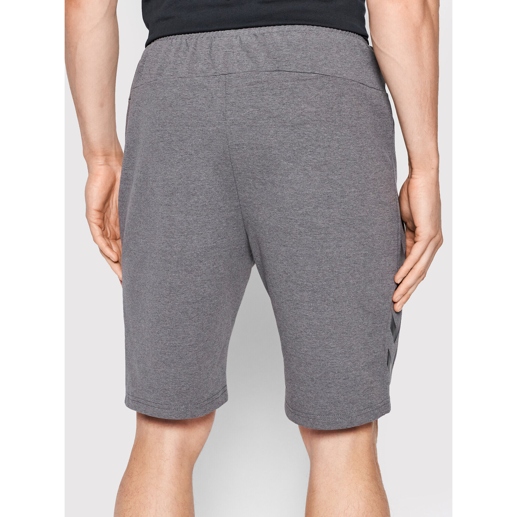 Hummel Спортни шорти Ray 211156 Сив Regular Fit - Pepit.bg
