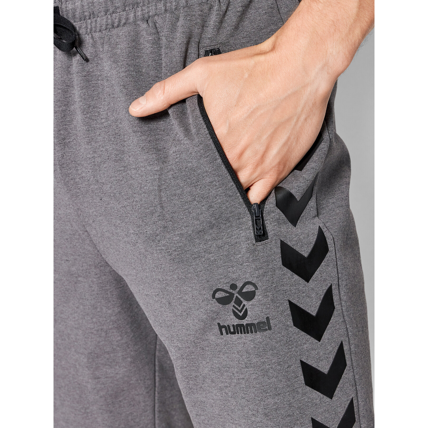 Hummel Спортни шорти Ray 211156 Сив Regular Fit - Pepit.bg