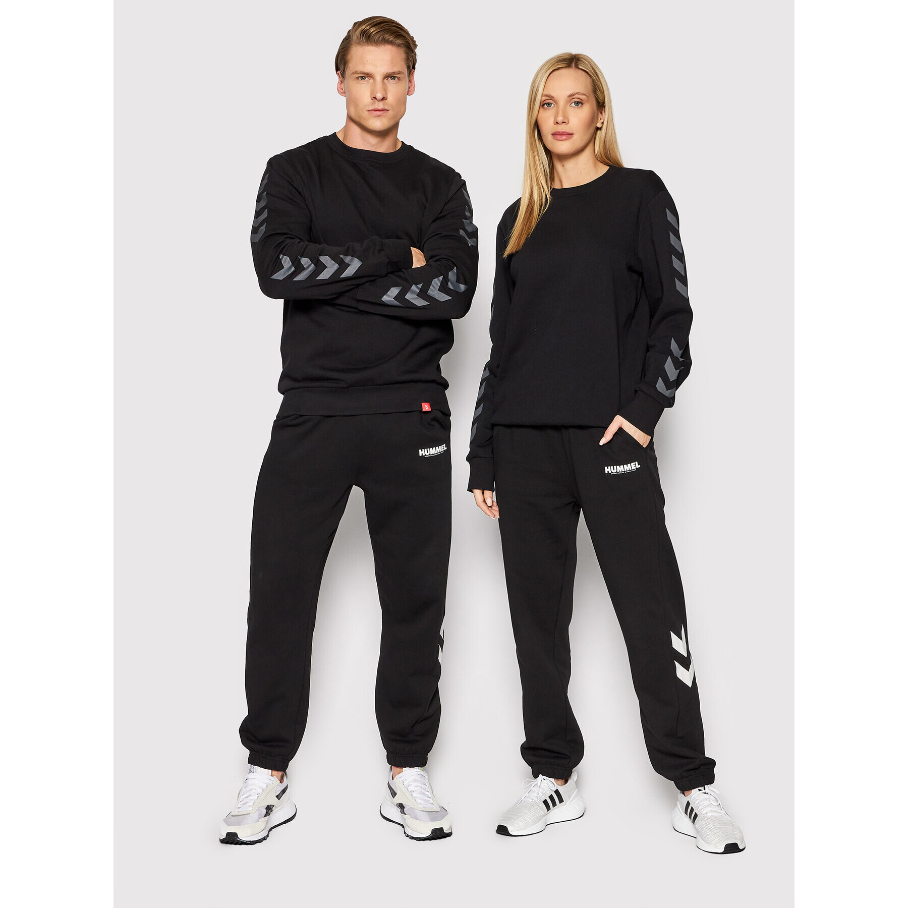 Hummel Суитшърт Unisex Legacy 212572 Черен Regular Fit - Pepit.bg
