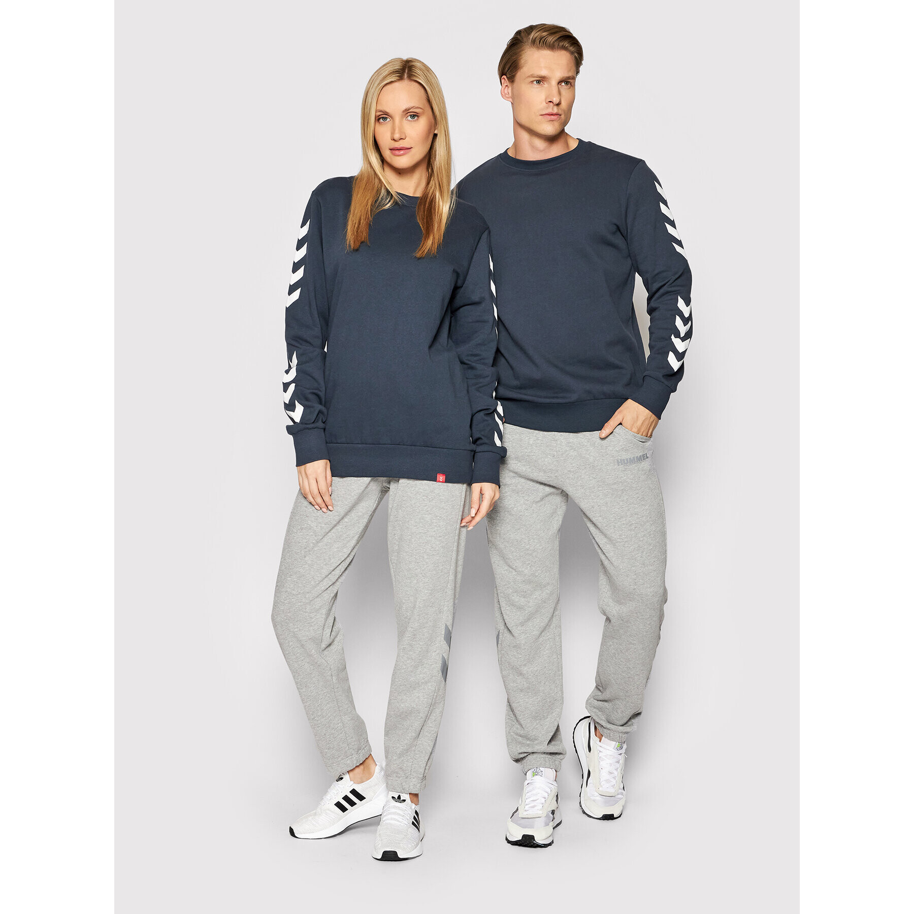 Hummel Суитшърт Unisex Legacy 212572 Тъмносин Regular Fit - Pepit.bg