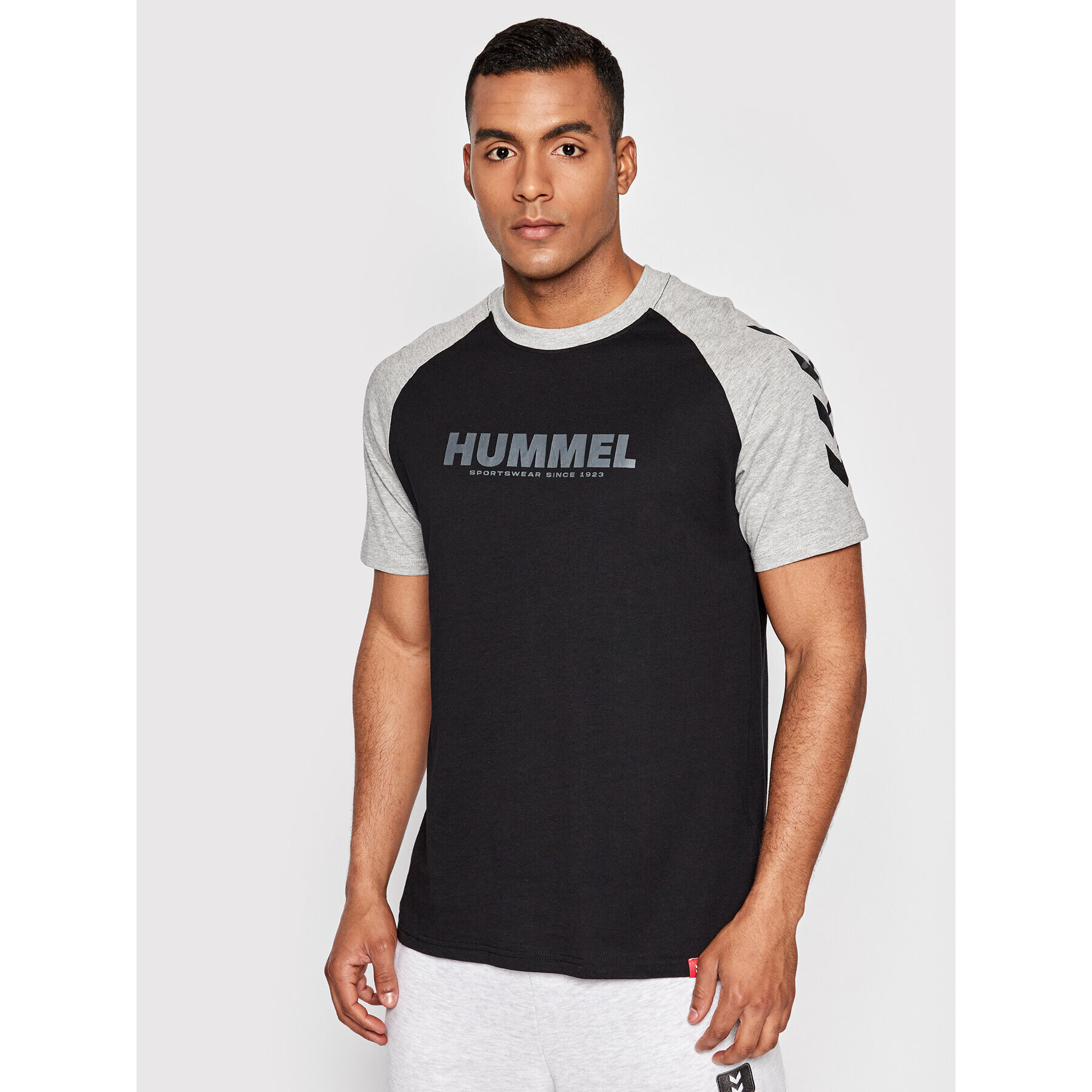 Hummel Тишърт Unisex Legacy Blocked 212873 Черен Regular Fit - Pepit.bg