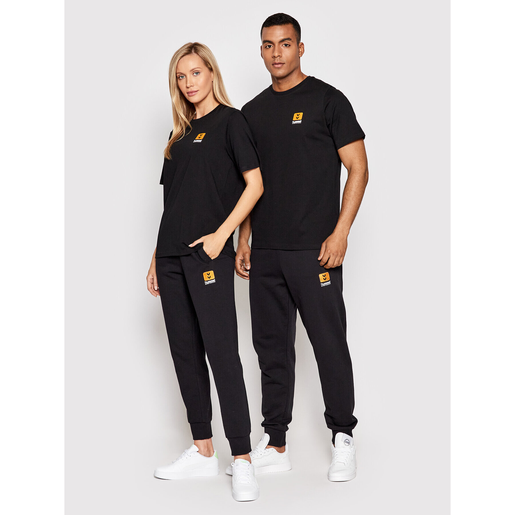 Hummel Тишърт Unisex Legacy Liam 213715 Черен Regular Fit - Pepit.bg