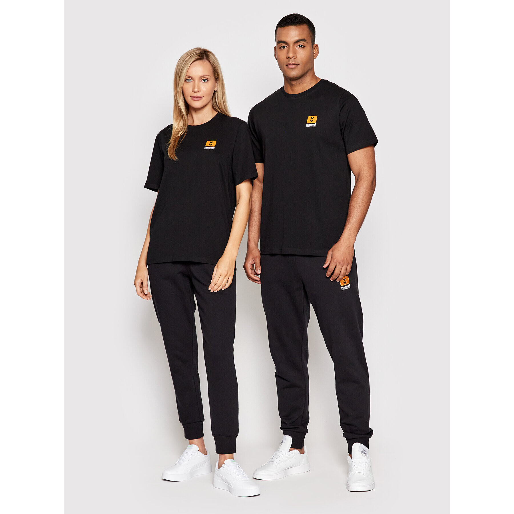 Hummel Тишърт Unisex Legacy Liam 213715 Черен Regular Fit - Pepit.bg