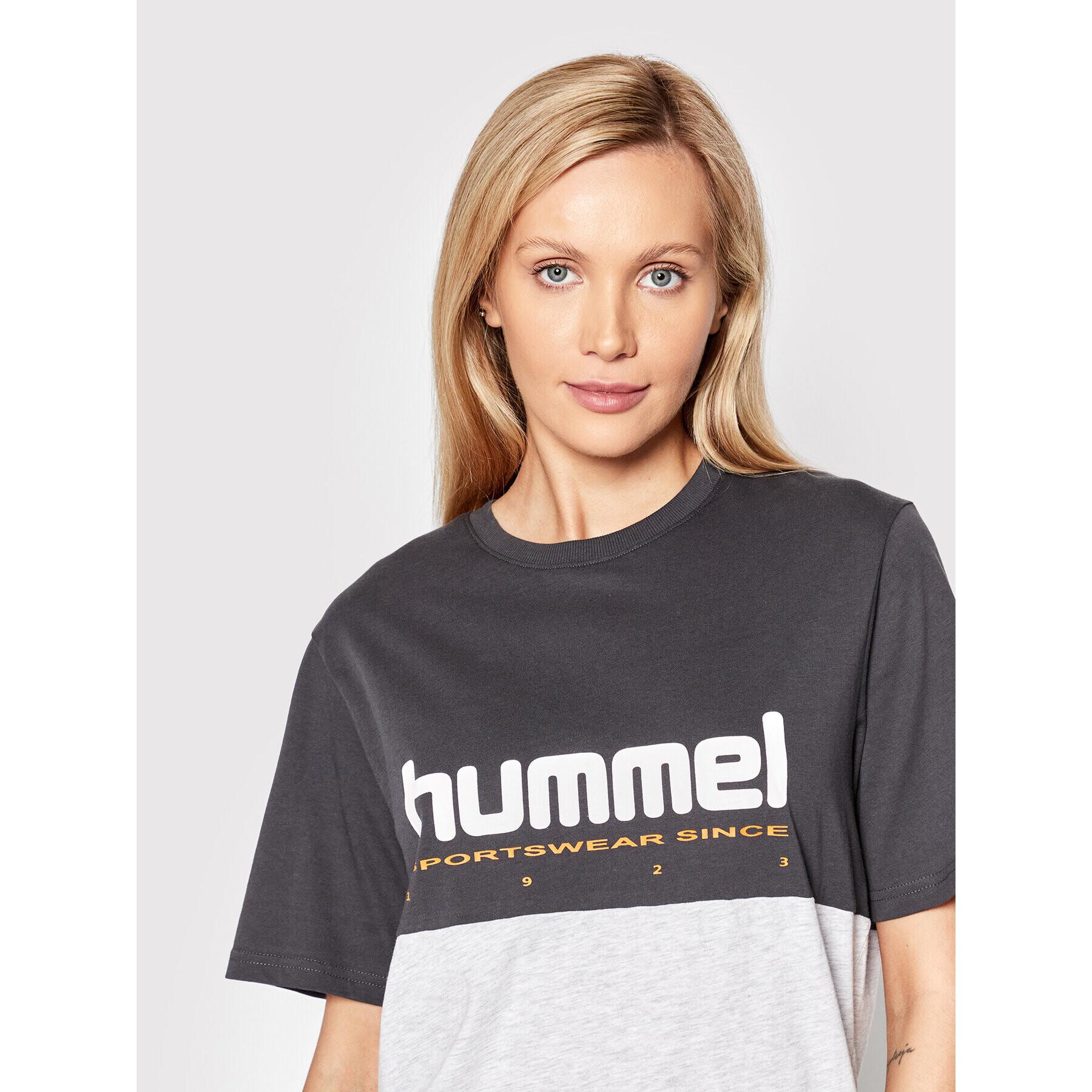 Hummel Тишърт Unisex Legacy Manfred 213716 Сив Regular Fit - Pepit.bg