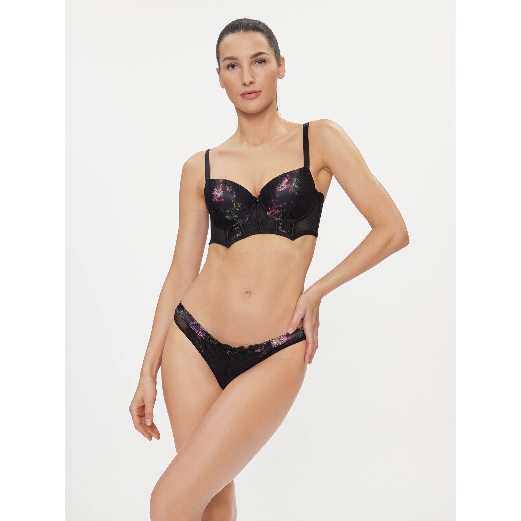 Hunkemöller Бикини тип прашка Amelie String R 203519 Черен - Pepit.bg