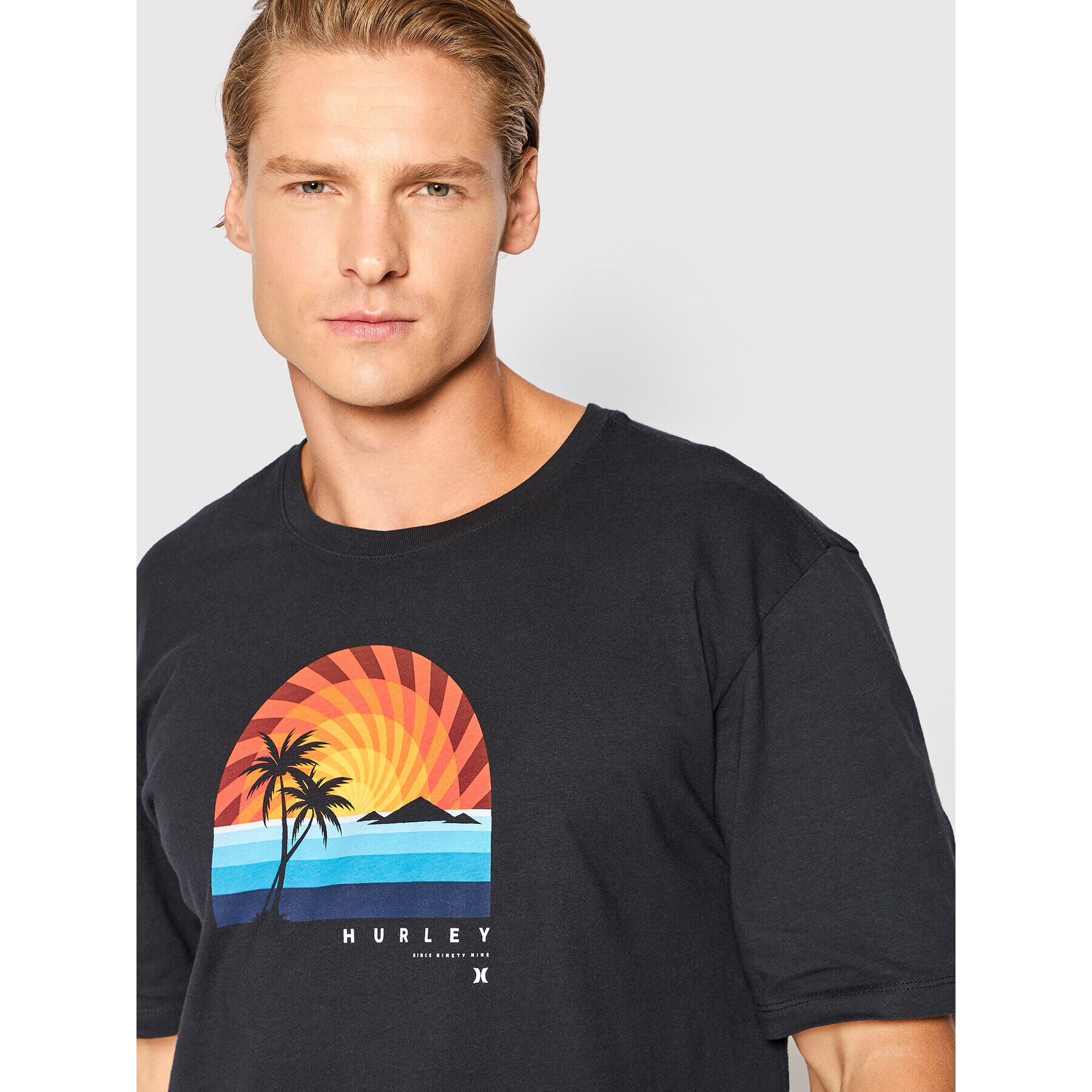 Hurley Тишърт Swirlst MTS0030090 Черен Regular Fit - Pepit.bg