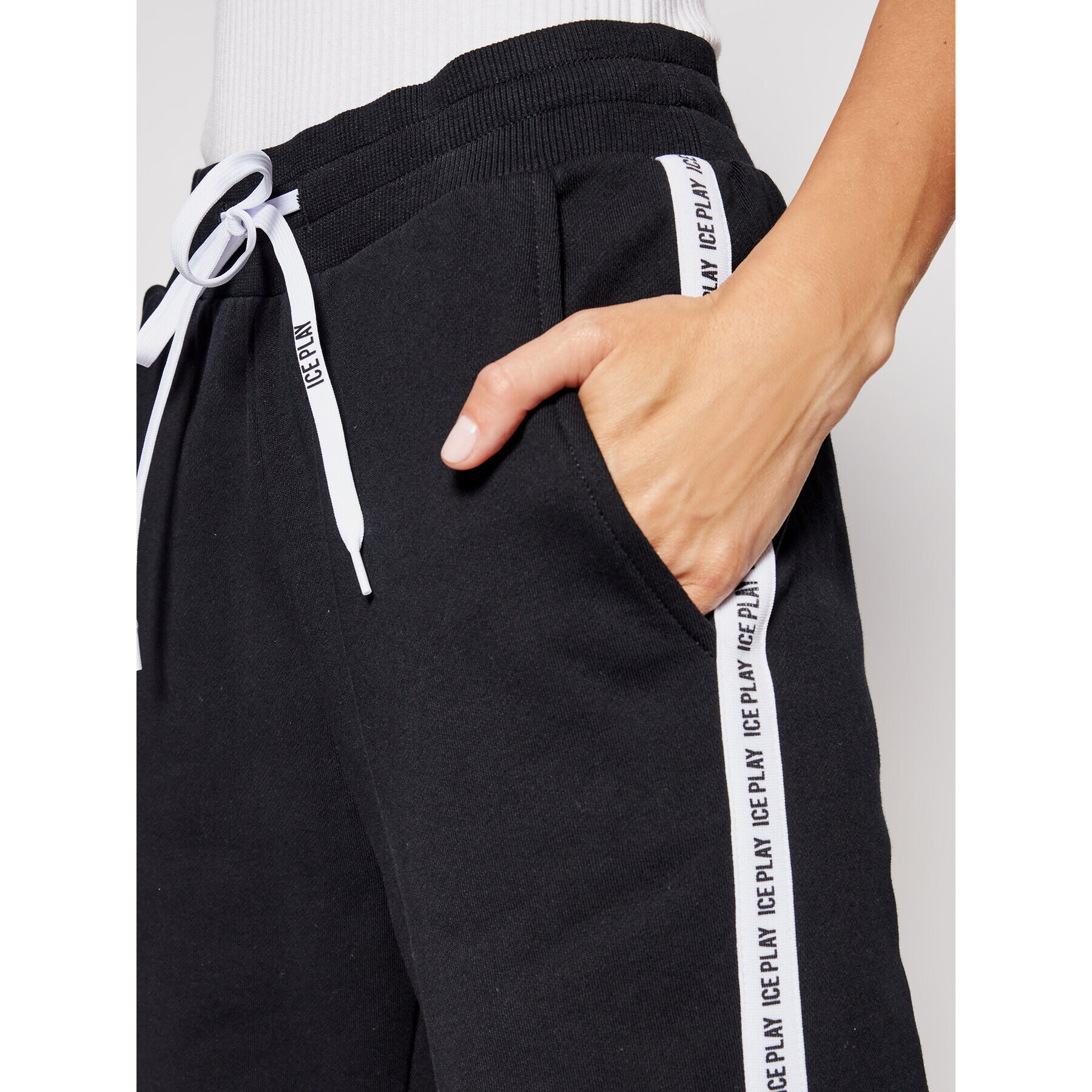 Ice Play Долнище анцуг 21EU2M0B131P451 Черен Regular Fit - Pepit.bg