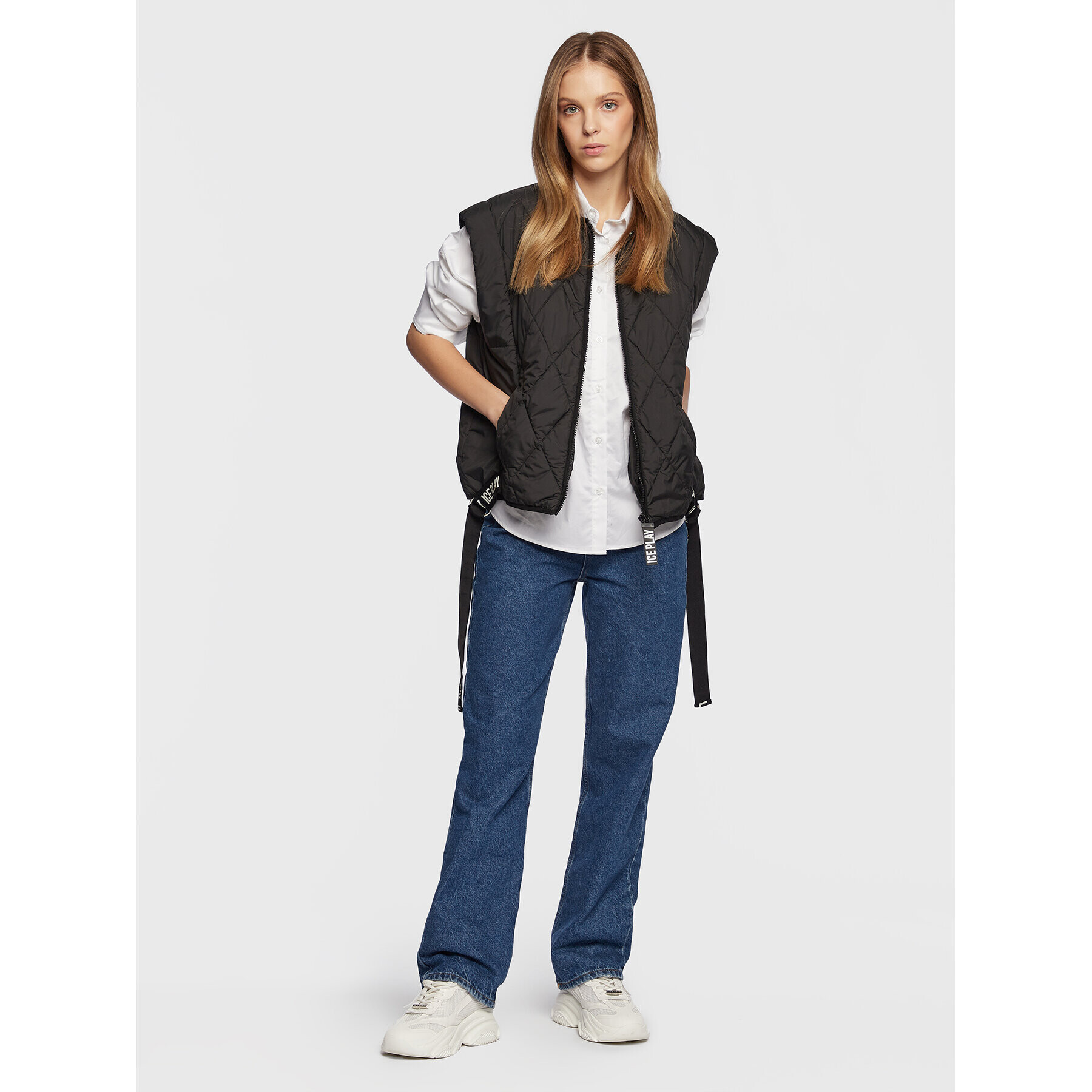 Ice Play Елек 23E U2M0 J031 6408 9000 Черен Relaxed Fit - Pepit.bg