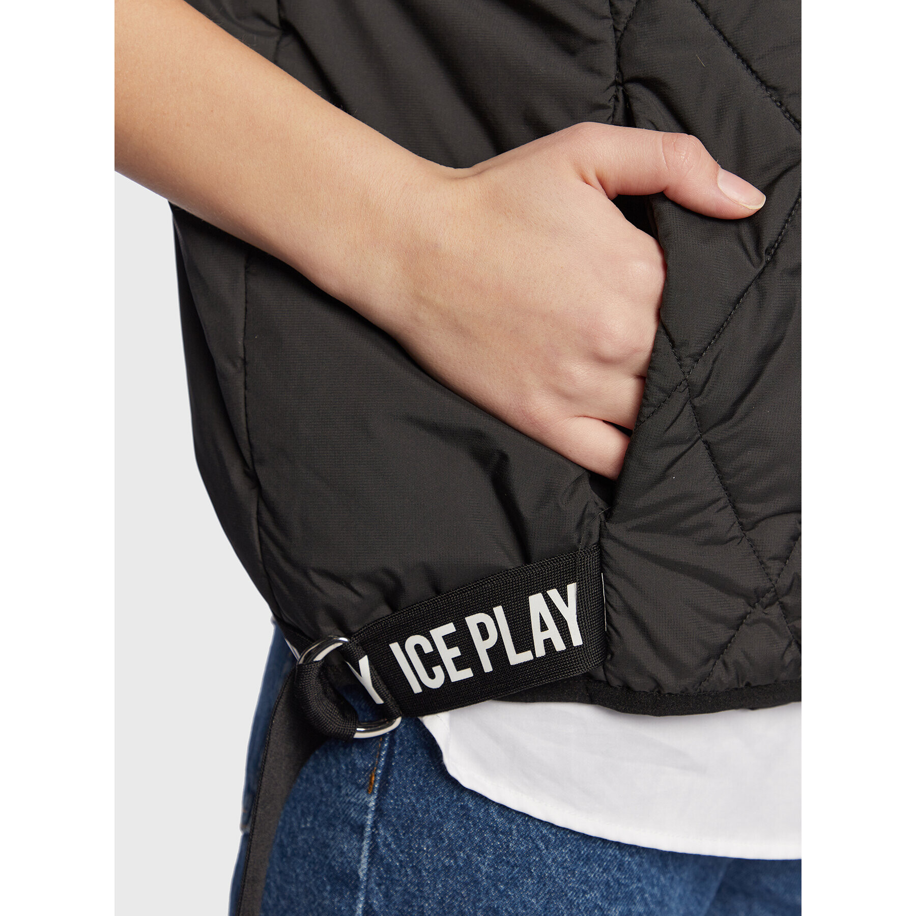 Ice Play Елек 23E U2M0 J031 6408 9000 Черен Relaxed Fit - Pepit.bg