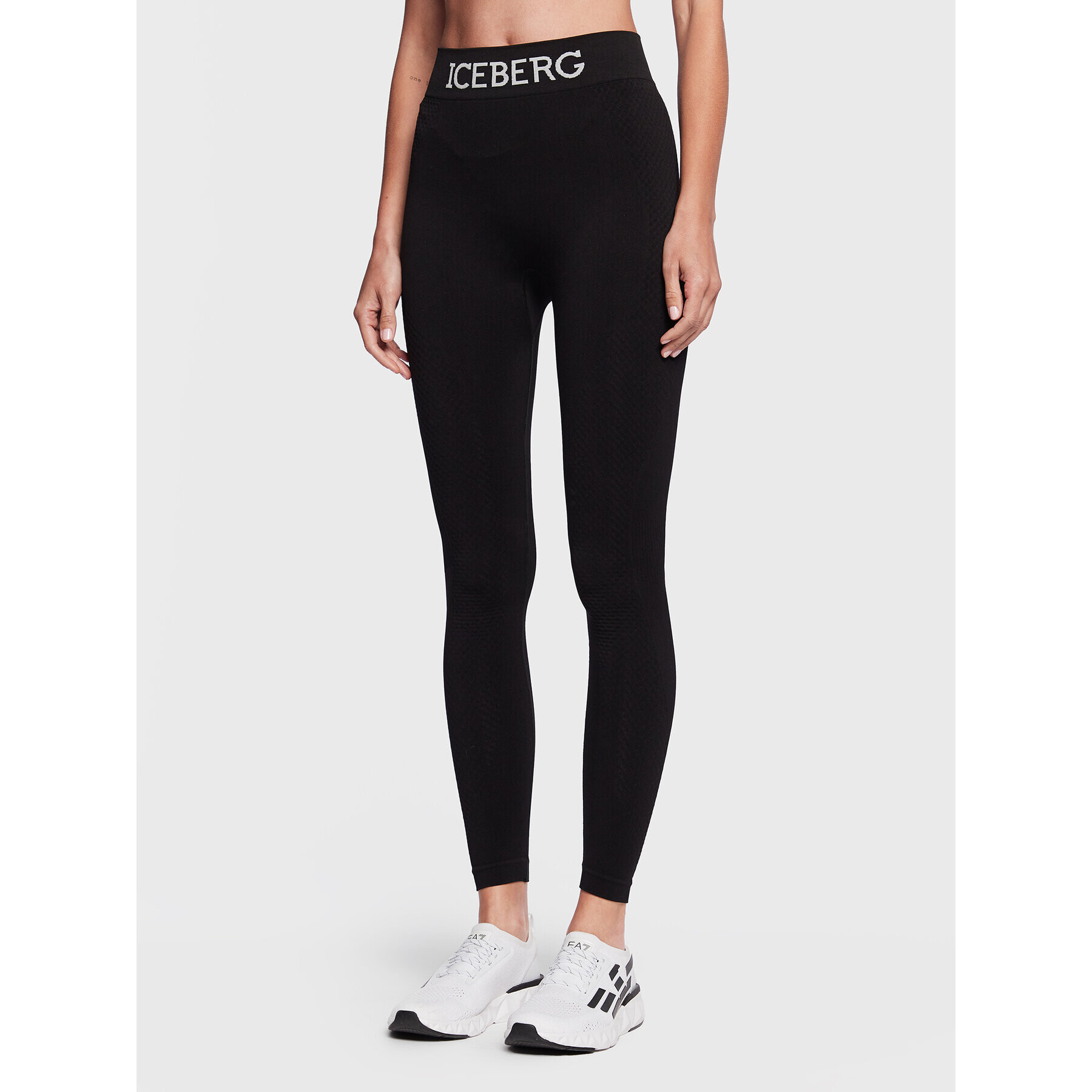 Iceberg Клин BA1363039000 Черен Slim Fit - Pepit.bg
