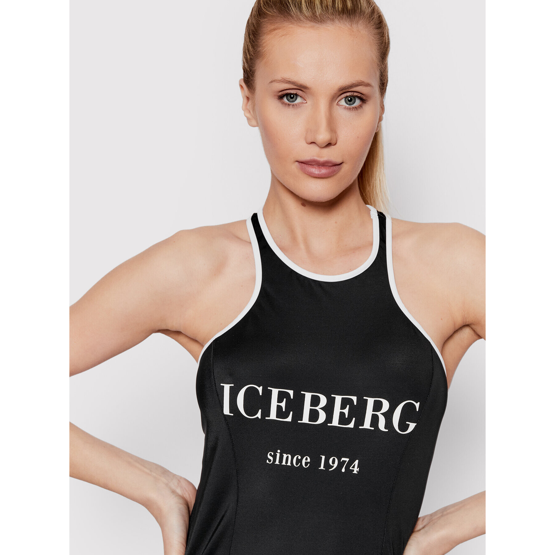 Iceberg Лятна рокля ICE2WCU03 Черен Slim Fit - Pepit.bg