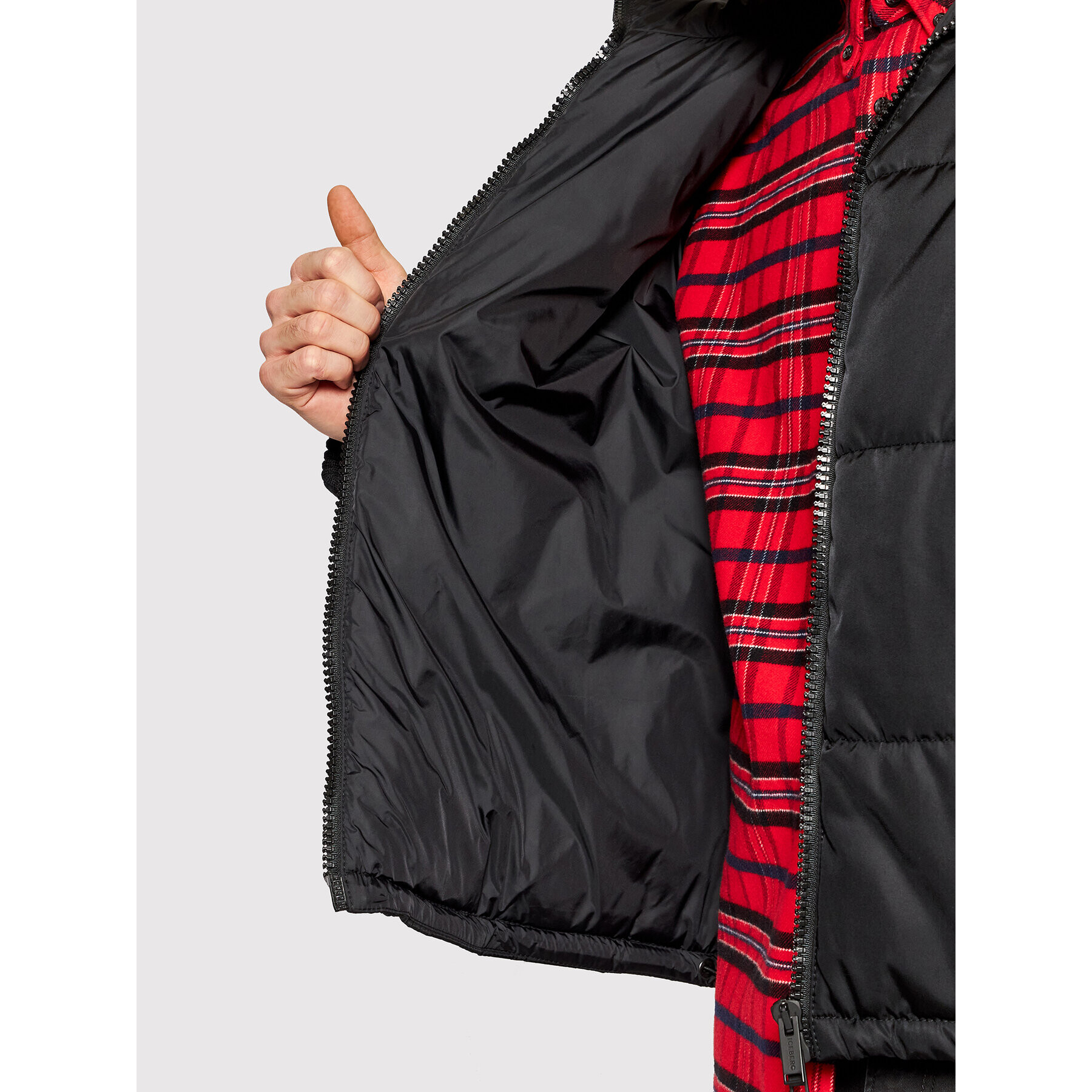 Iceberg Пухено яке 21II1P0J0705347 Черен Regular Fit - Pepit.bg