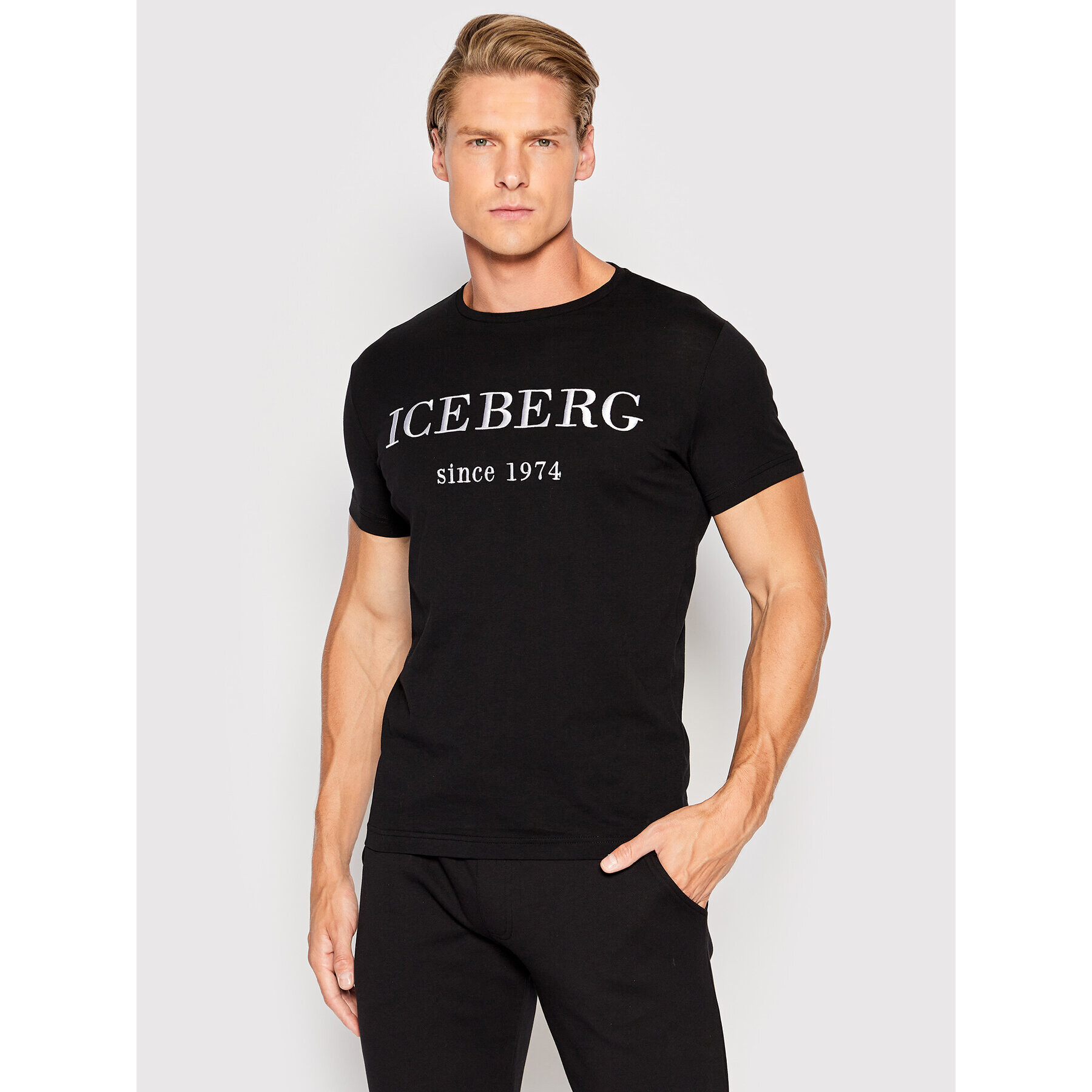 Iceberg Тишърт 22II1P0F0146301 Черен Regular Fit - Pepit.bg