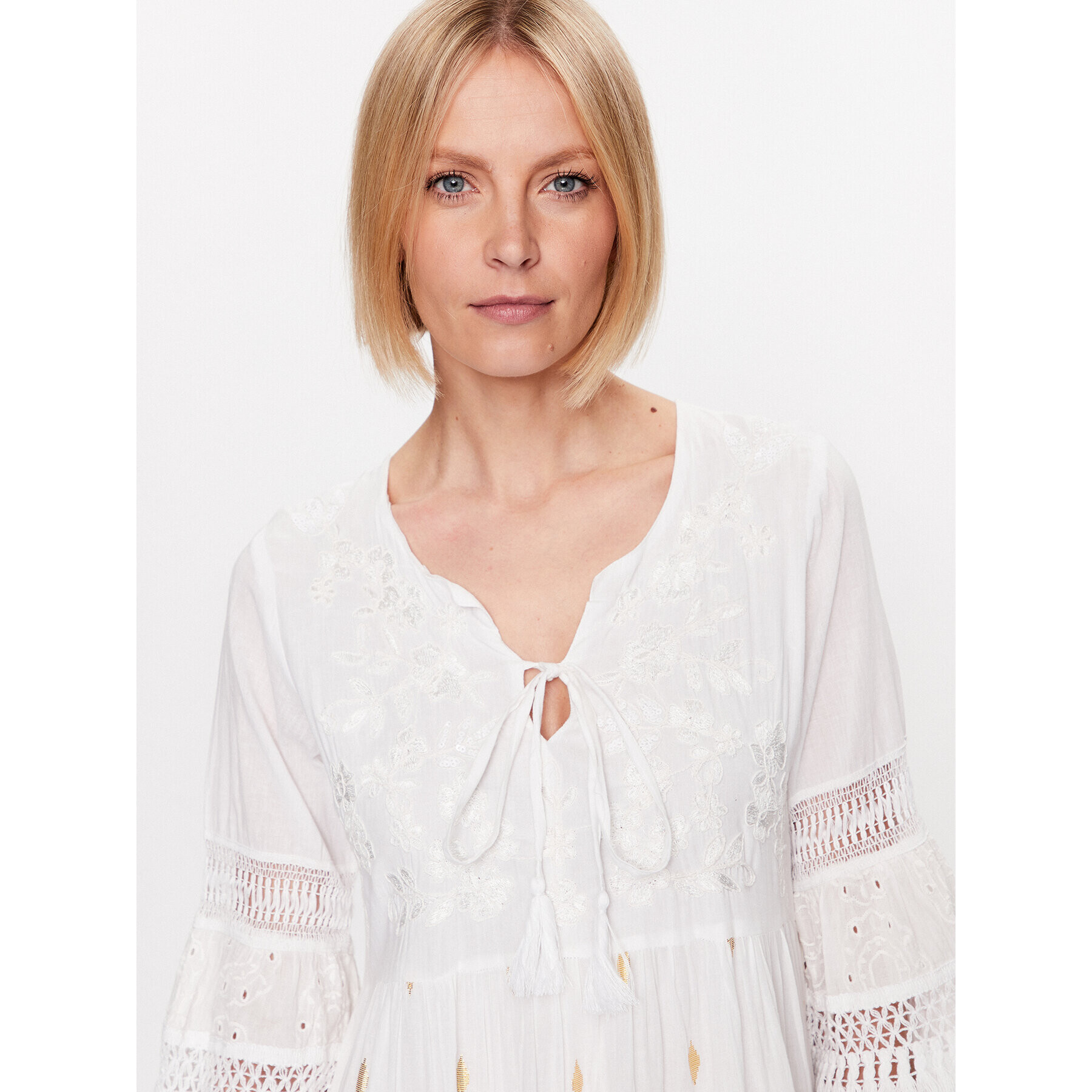 Iconique Плажна рокля IC23 026 Бял Regular Fit - Pepit.bg