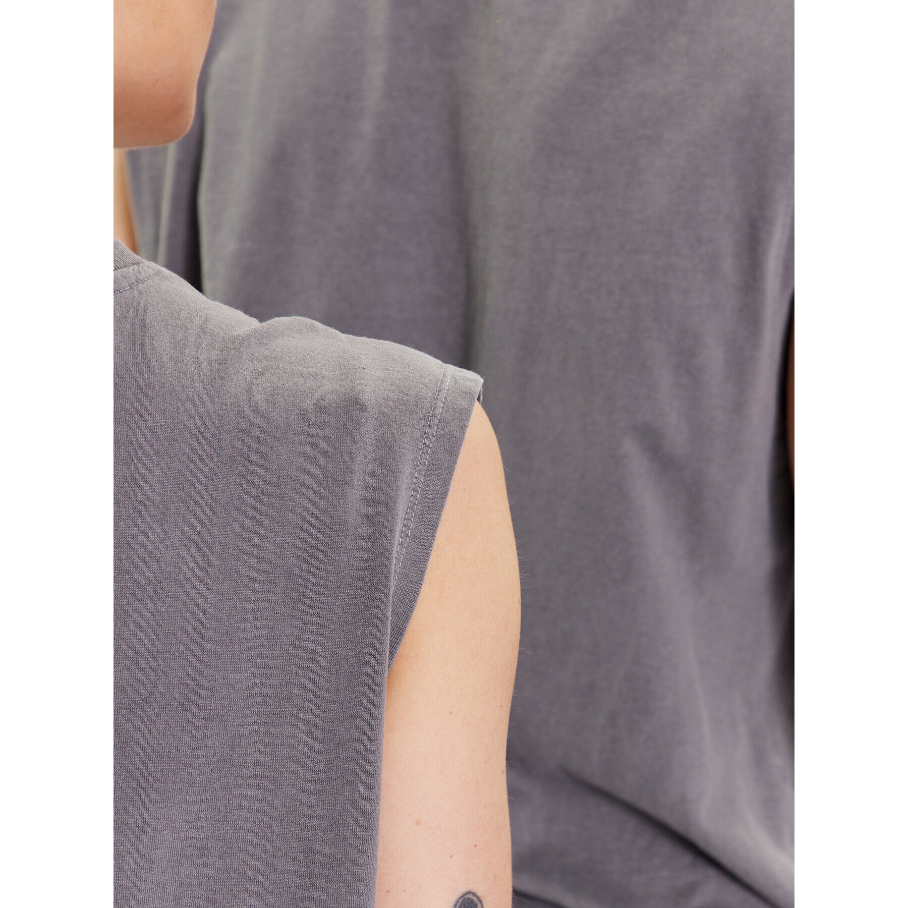 iets frans… Тишърт IF TONAL LOGO TANK 76555952 Сив Oversize - Pepit.bg