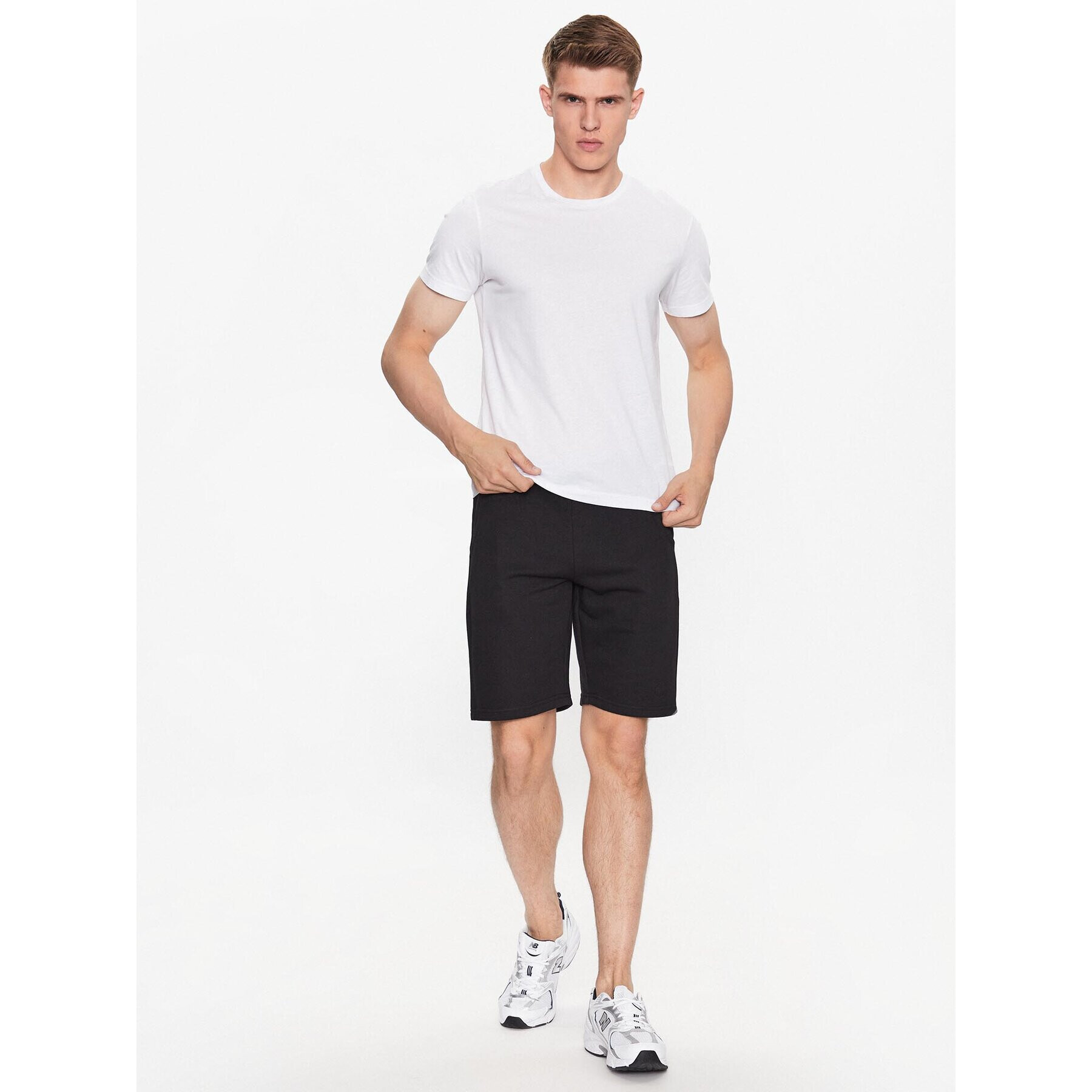 INDICODE Шорти от плат Brennan 70-442 Черен Regular Fit - Pepit.bg