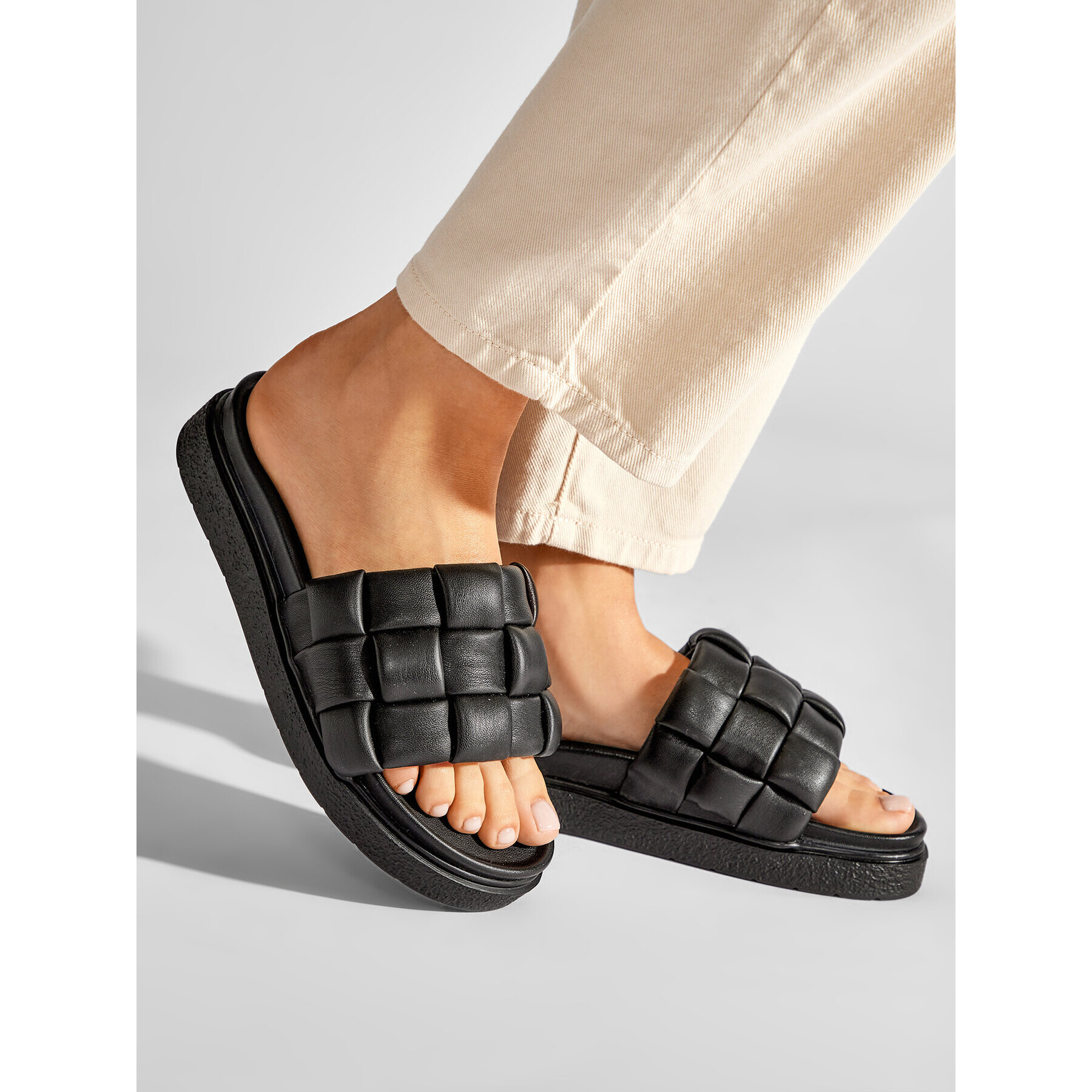 Inuikii Чехли Braided 70104-020 Черен - Pepit.bg